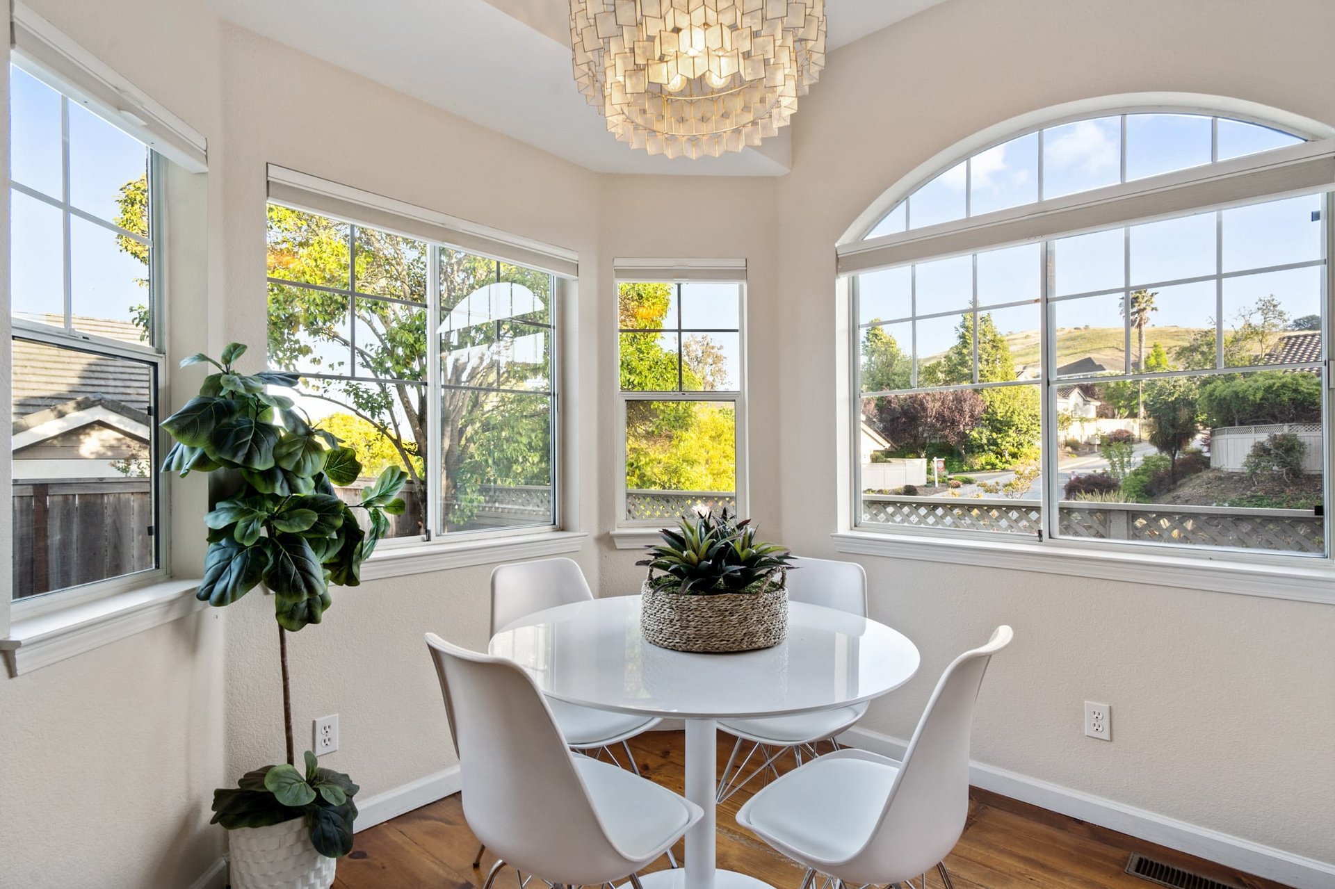 182 Windsor Dr