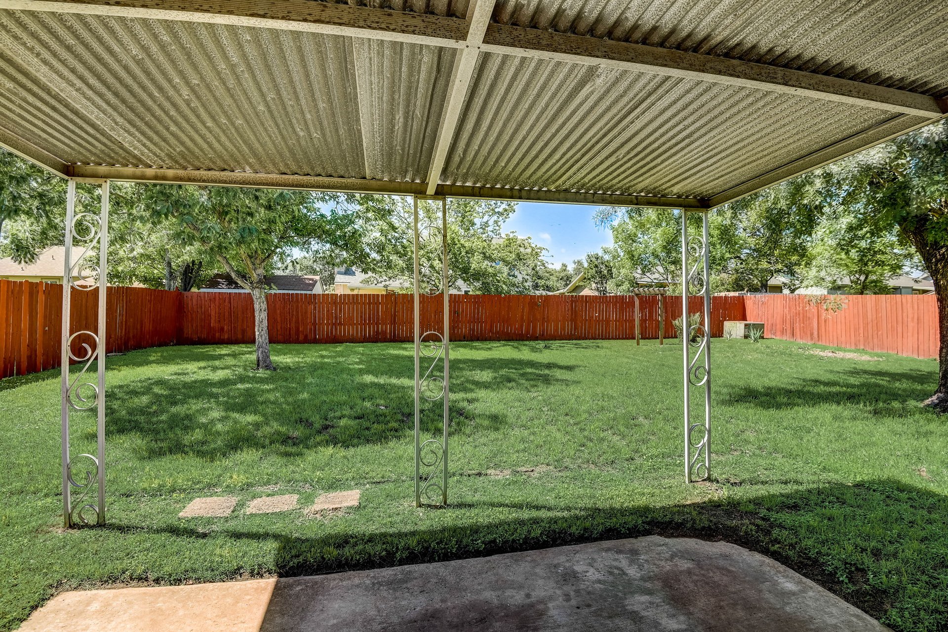 Transform this 1-Story Brushy Creek Home w/ a New Roof into Your Dream Oasis!