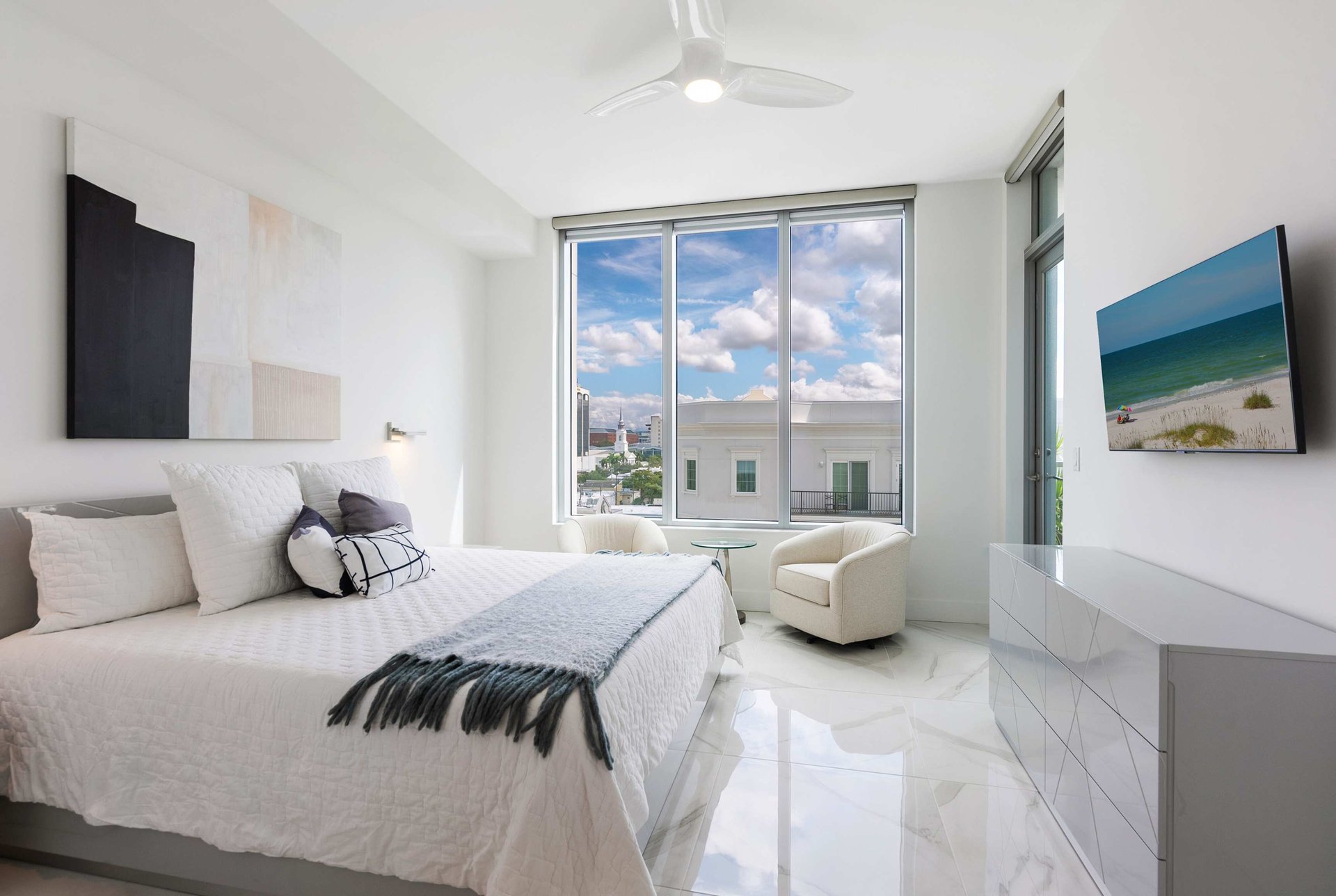 111 S PINEAPPLE AVE #605