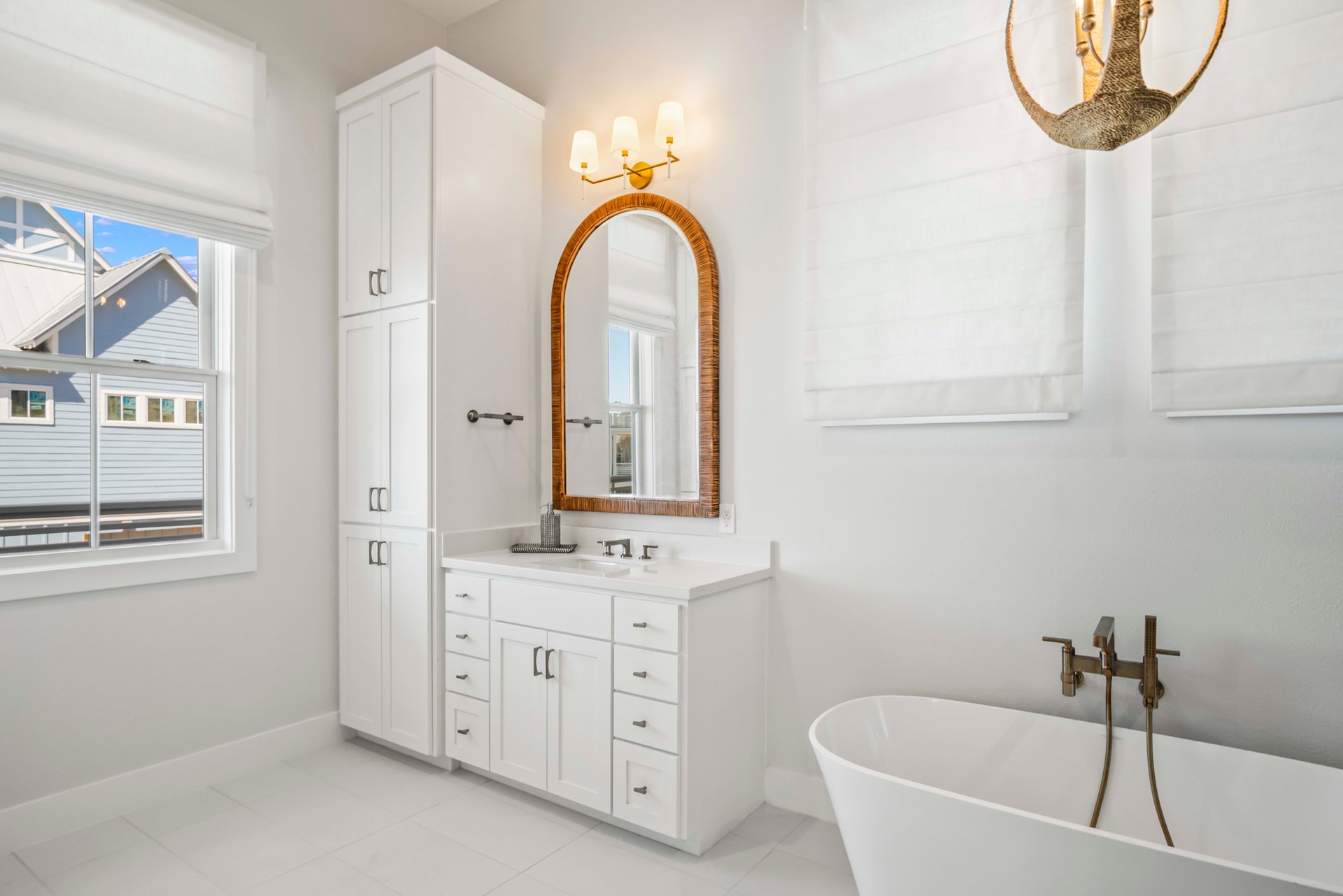 Coastline Drive, 4 Beds 4 Baths