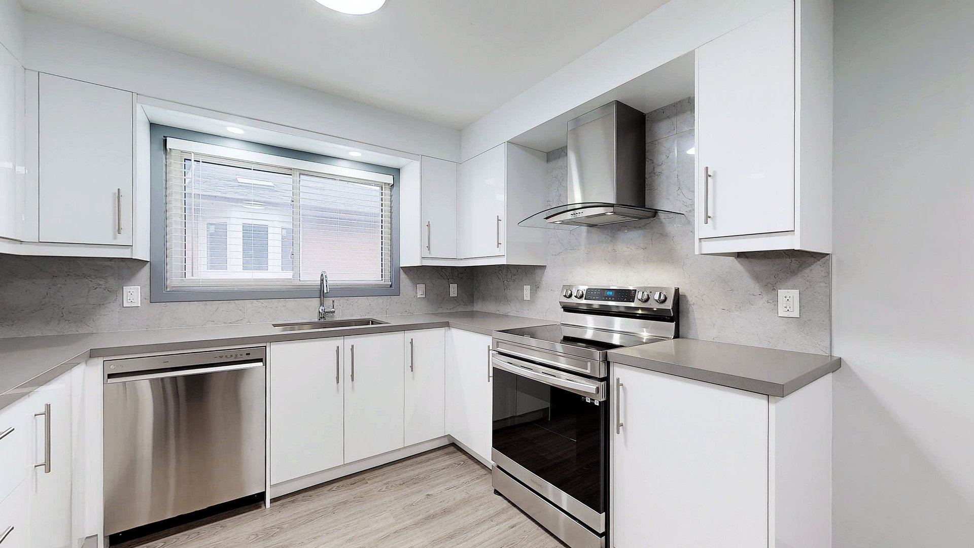 36 Jayfield Rd - Upper Unit