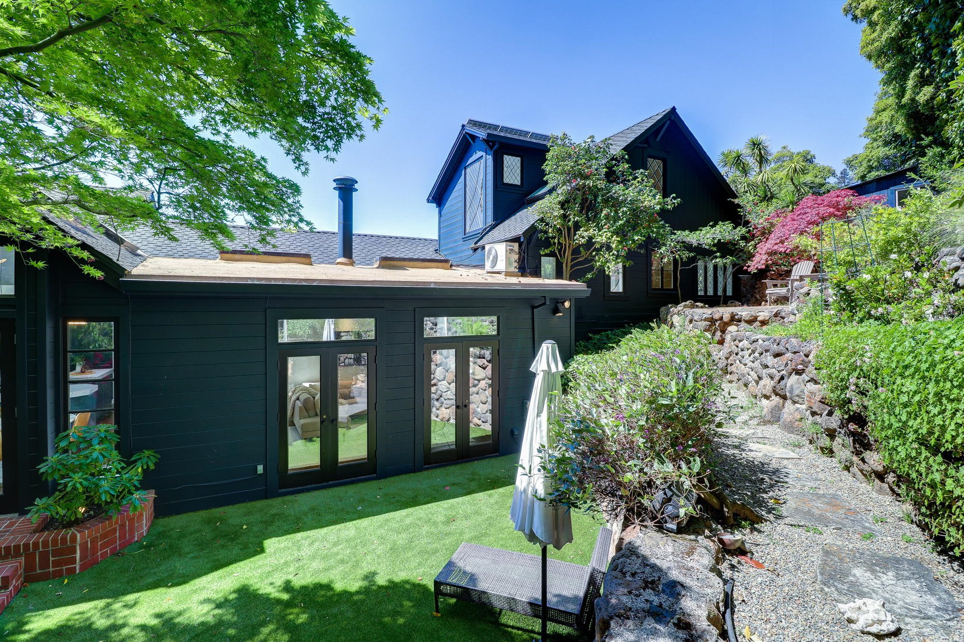 15 Elinor Avenue