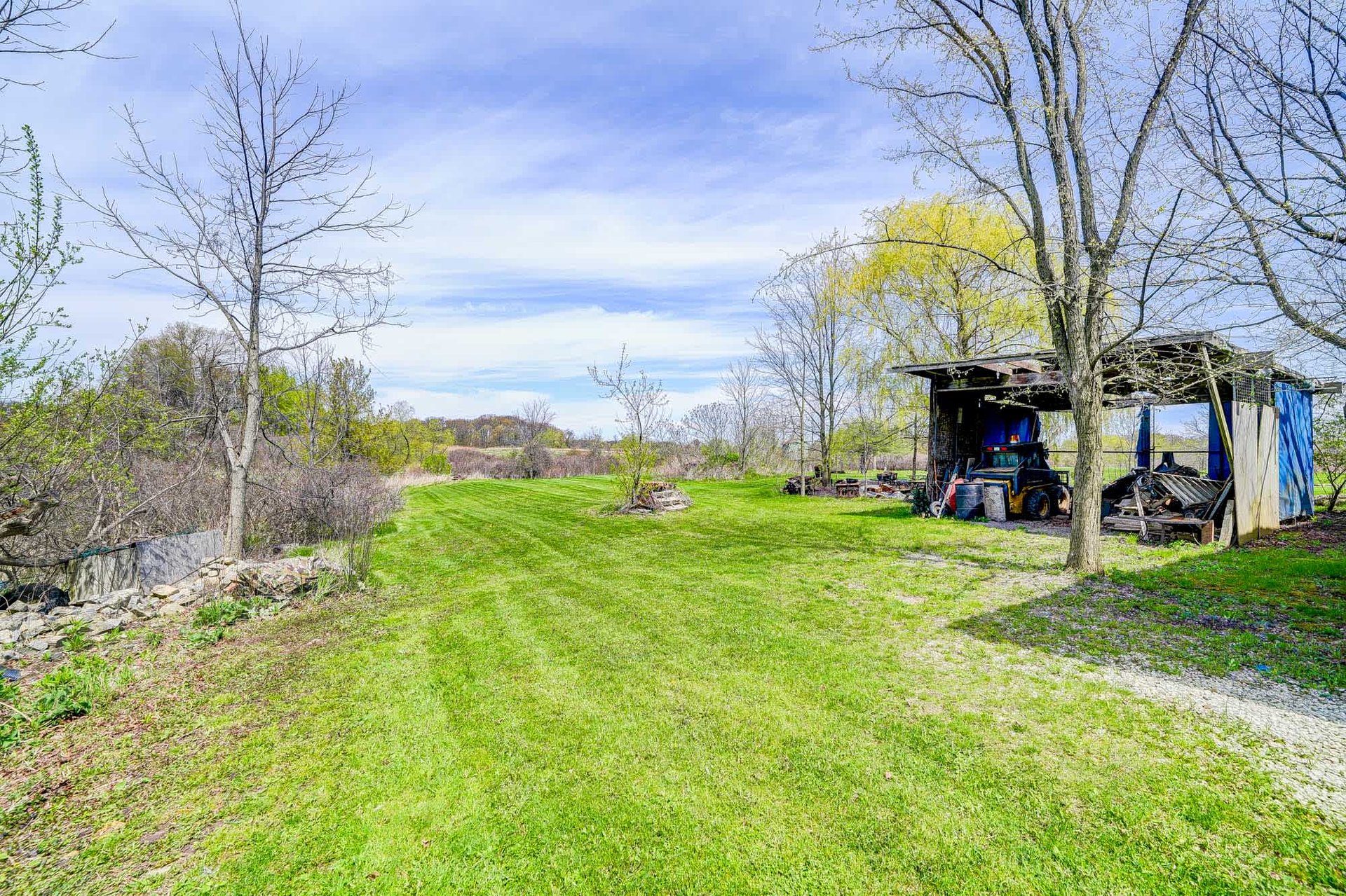 7364 Dickenson Rd E