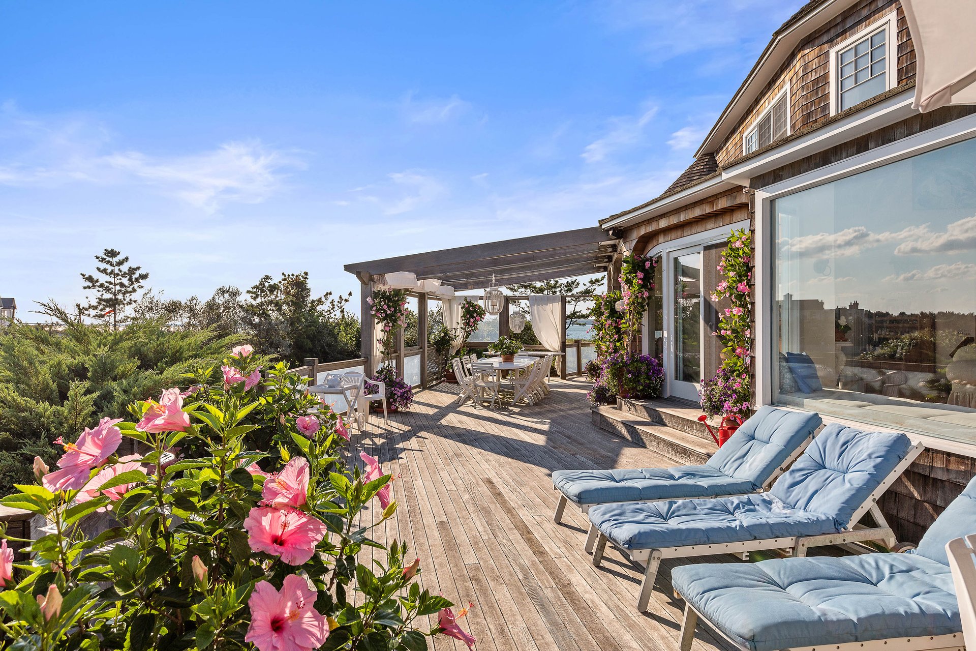 Iconic Meadow Lane Oceanfront 