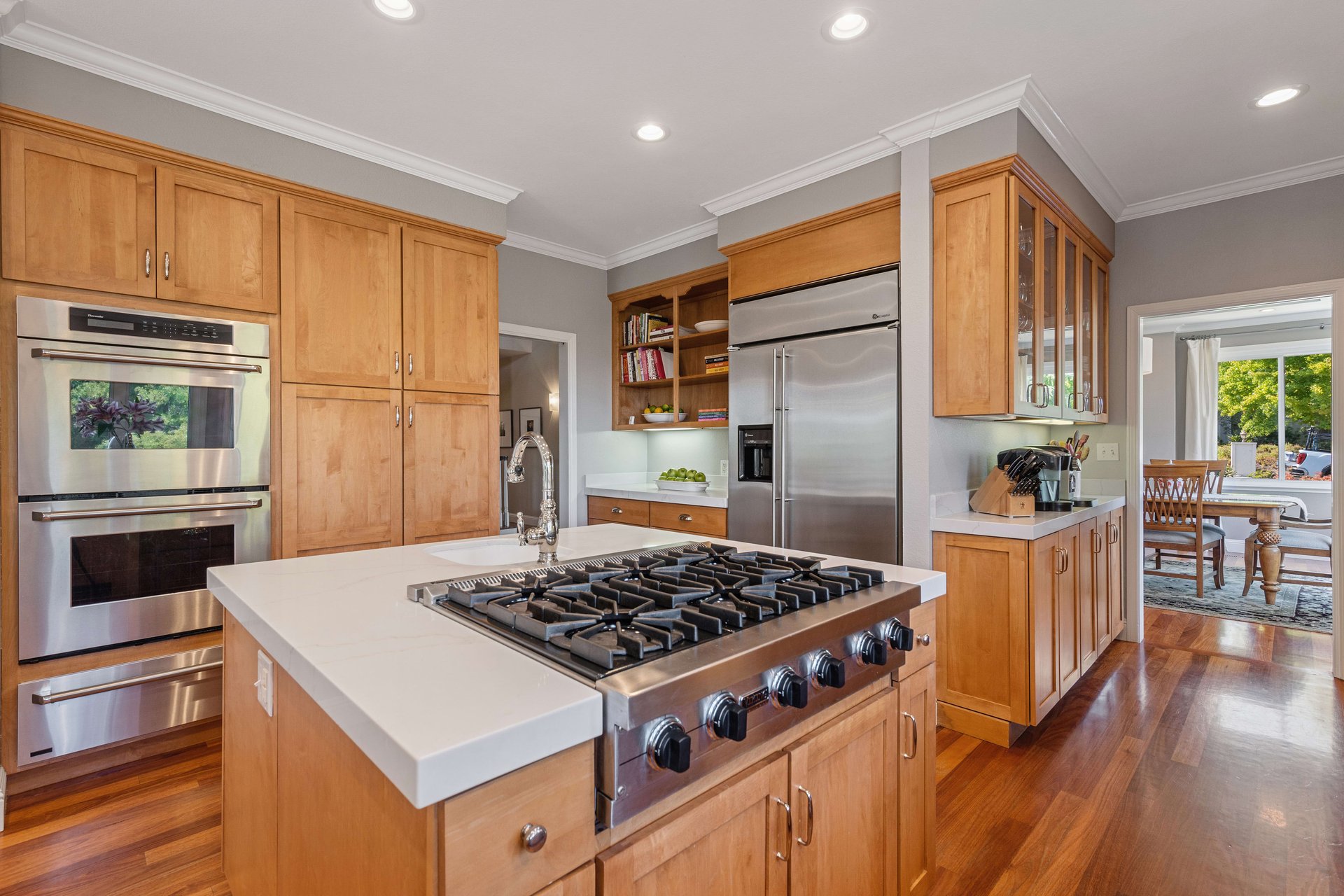 1095 Macadamia Drive