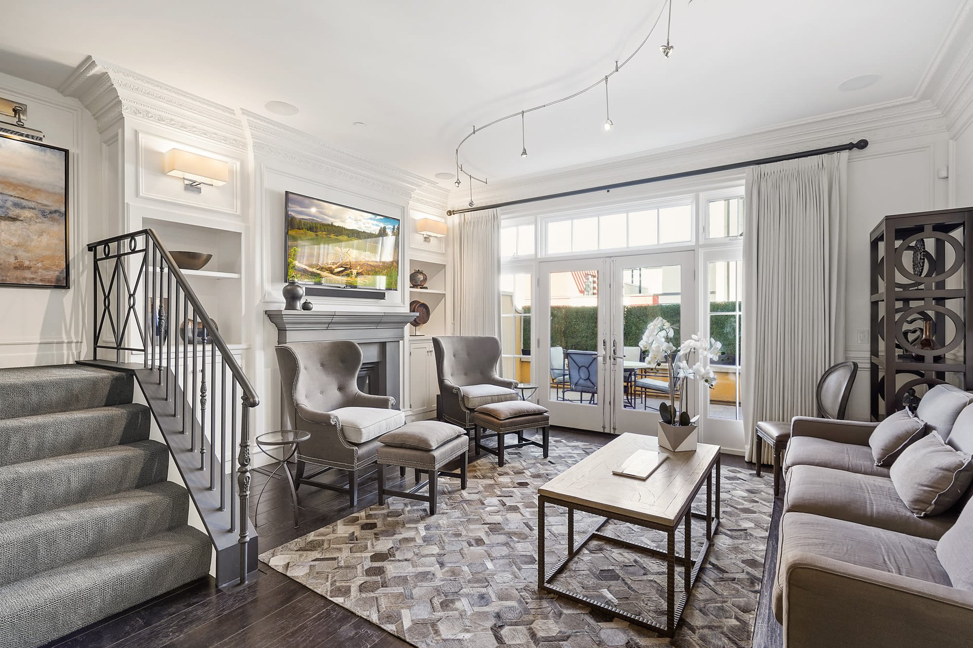 356 Santana Row APT 319