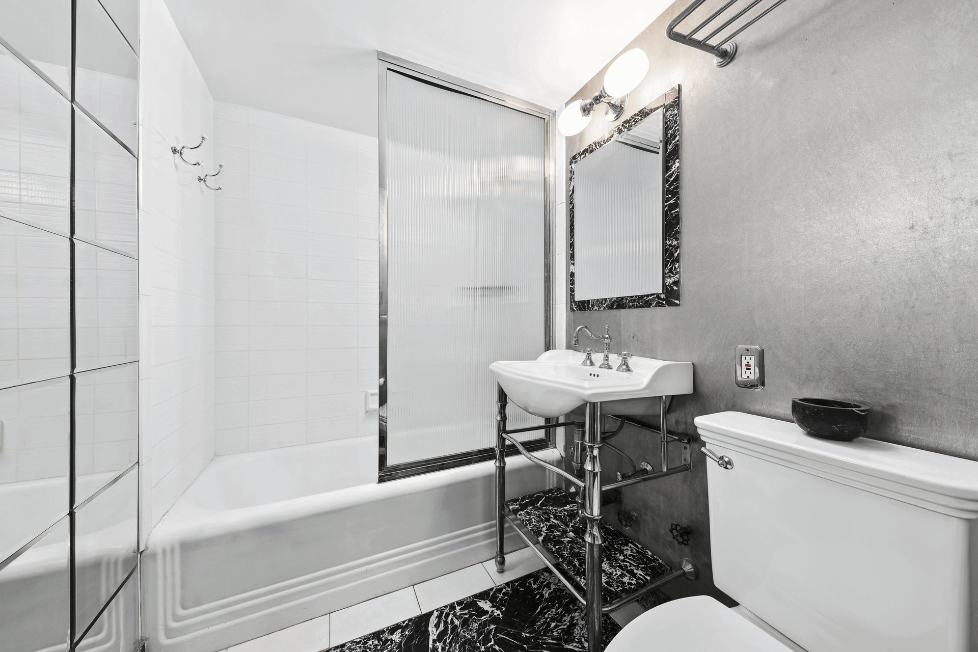  333 West 56th Street, #6C