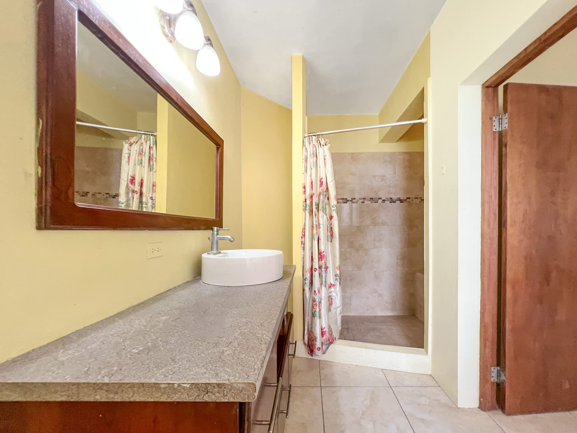 669 Havers 2 Bedroom Apartment