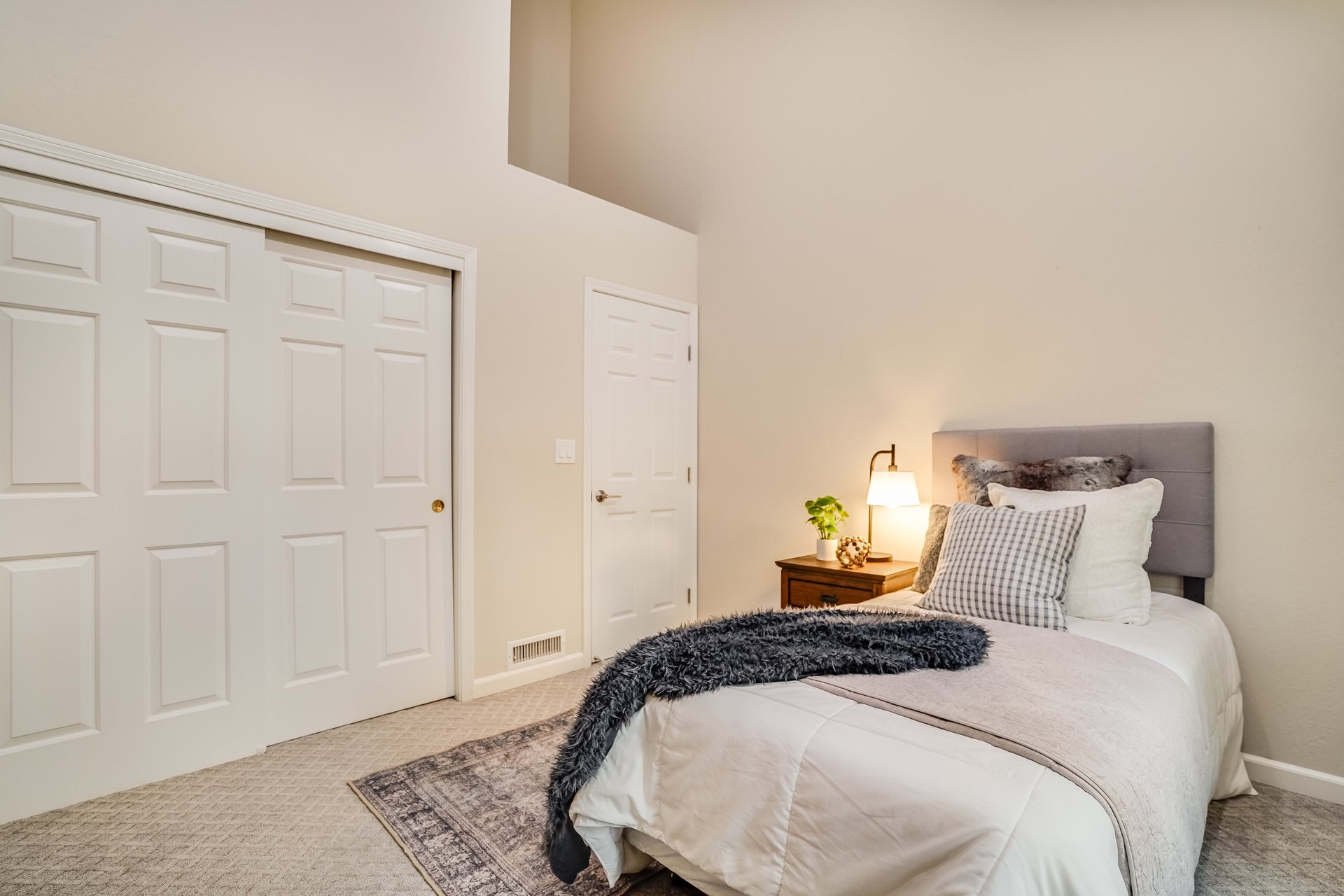 16979 Roberts Road #8
