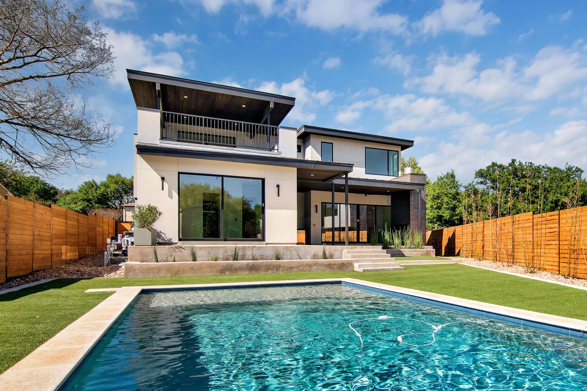 3501 Pinnacle