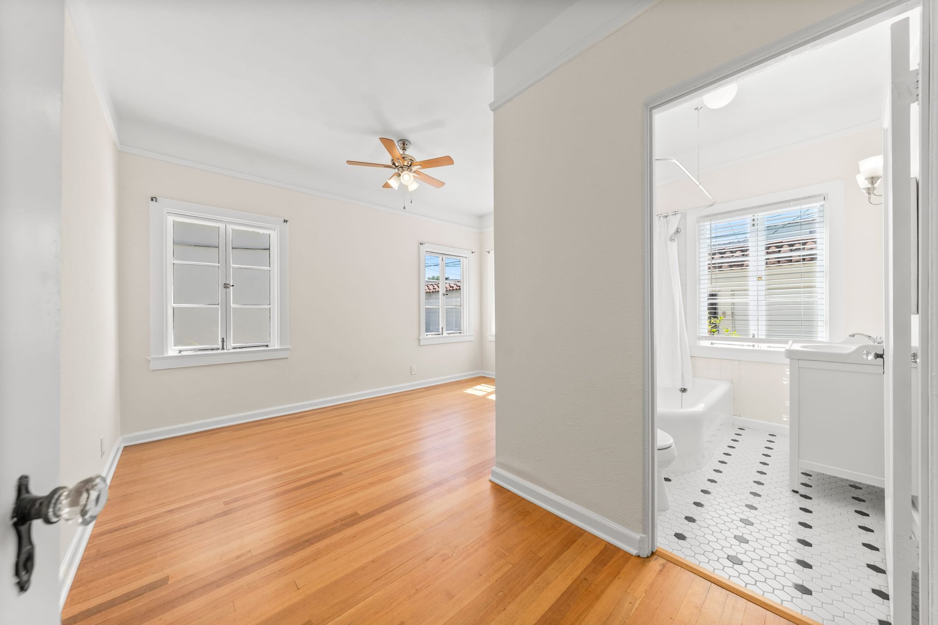 171 N Orange Dr, Hancock Park