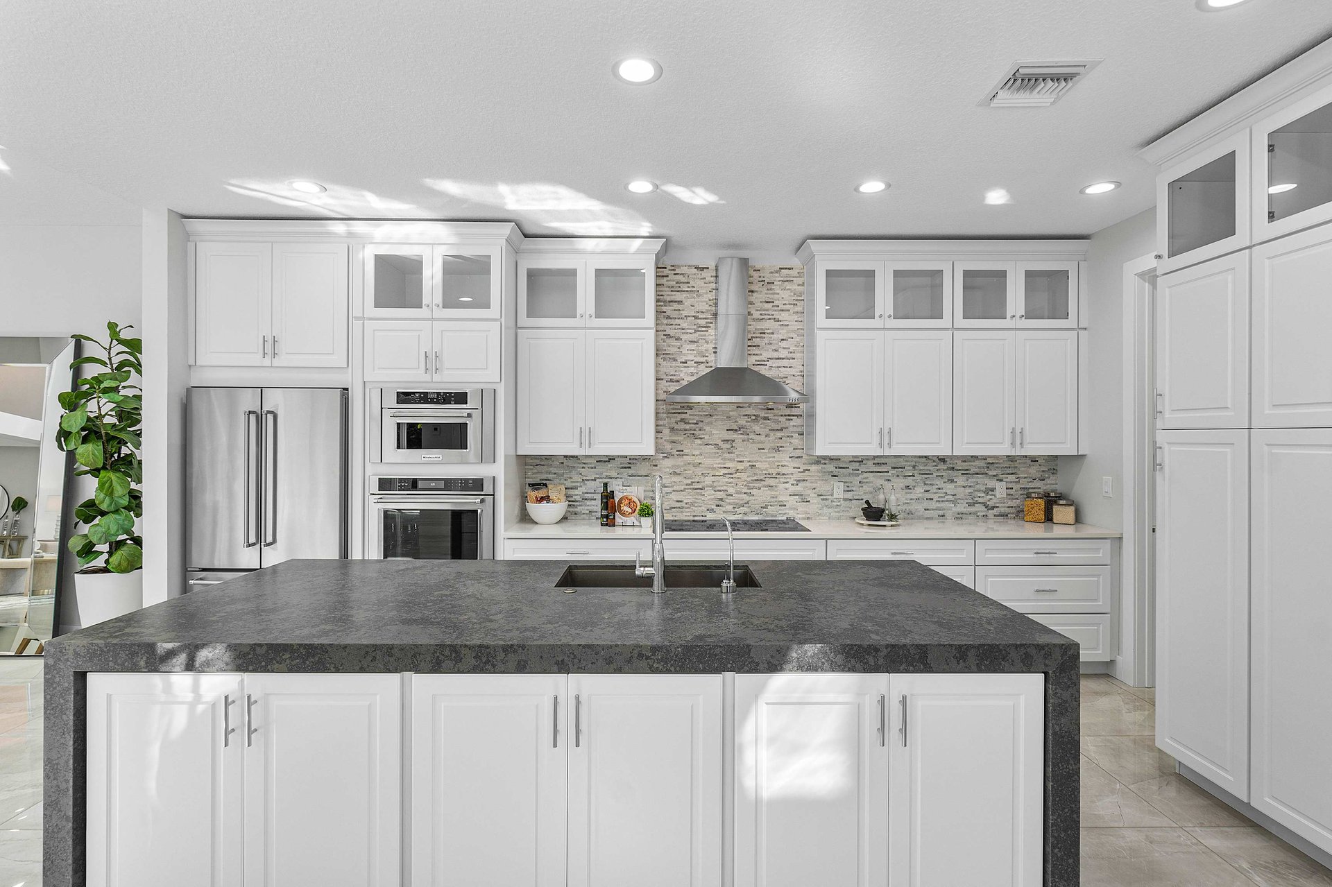 17170 Coral Cove