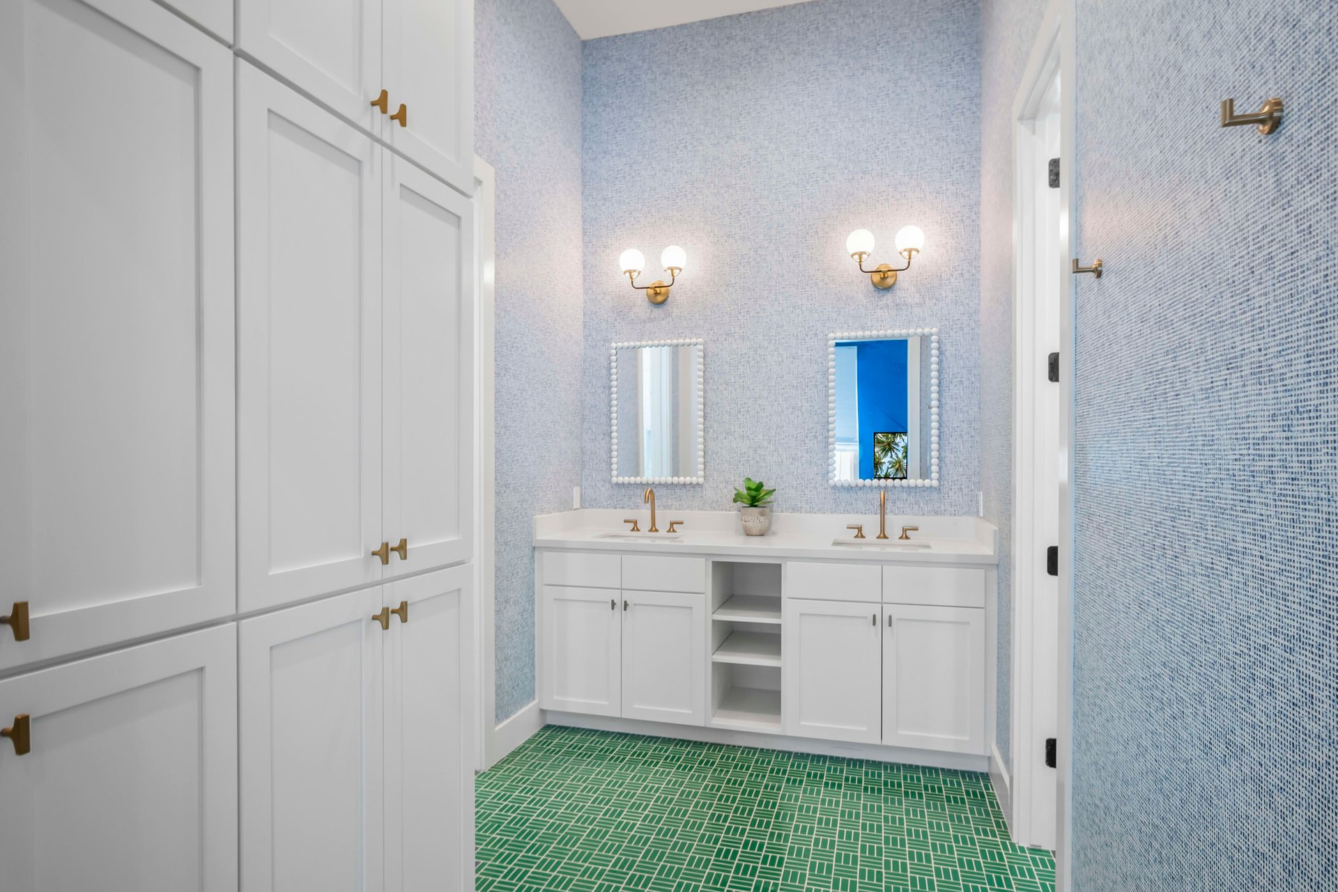 Coastline Drive, 4 Beds 4 Baths