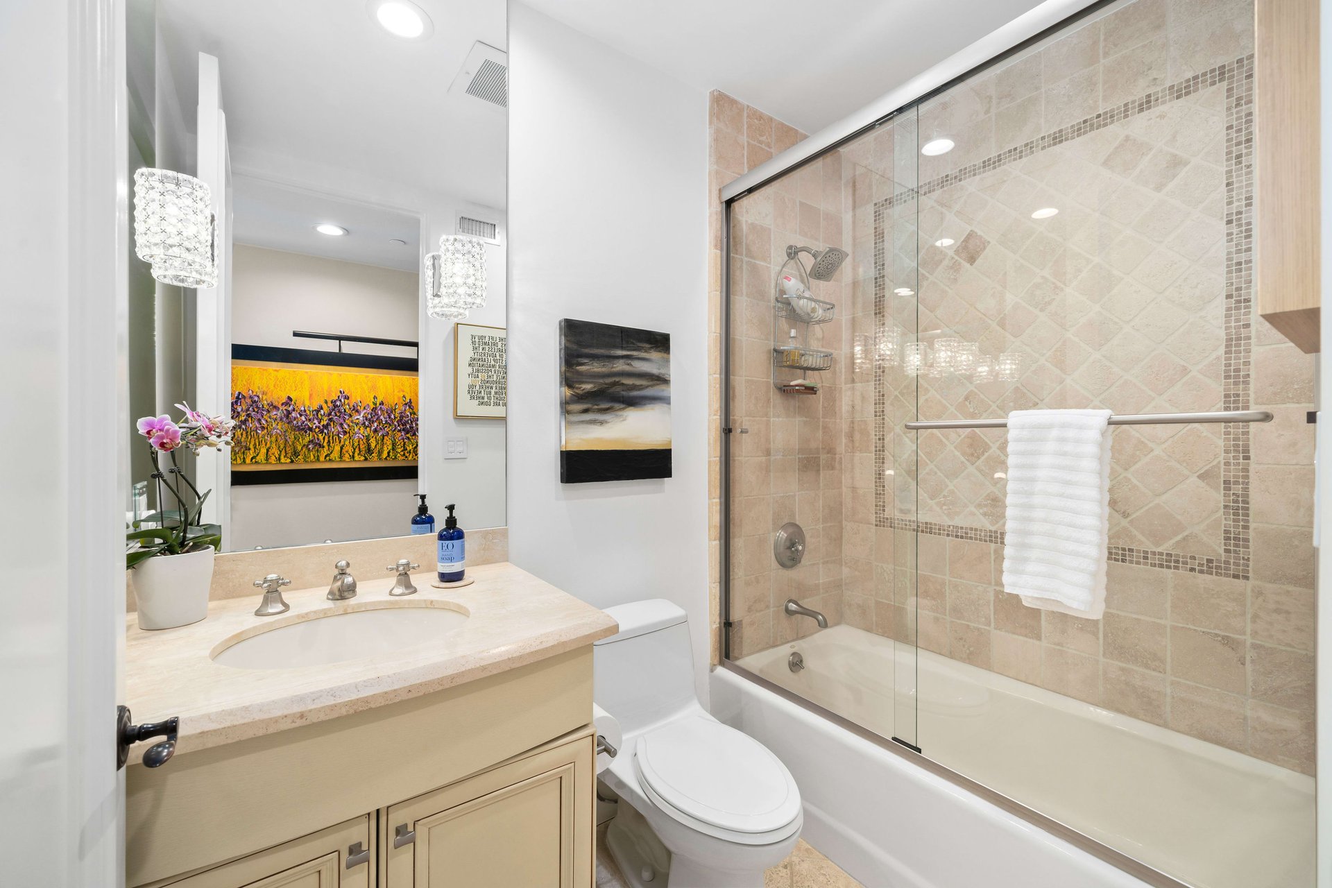 137 S Spalding Dr #104, Beverly Hills