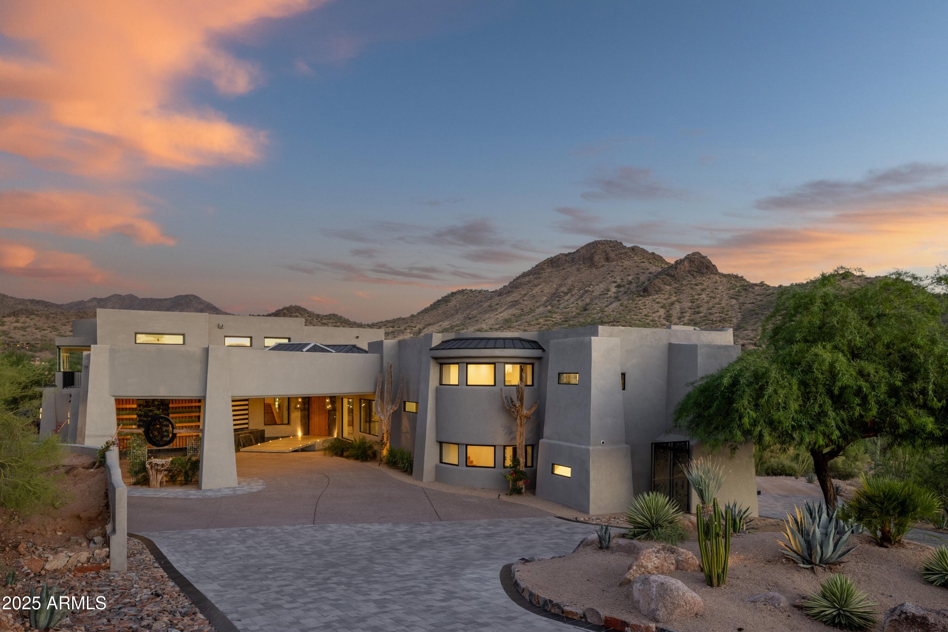 10315 E Calle De Las Brisas