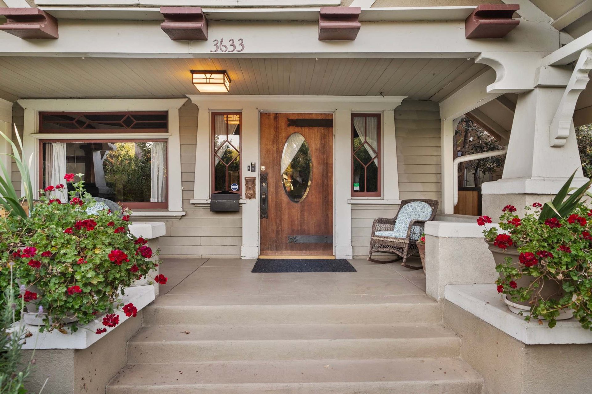 Wonderful Historic Craftsman Home in Jefferson Park