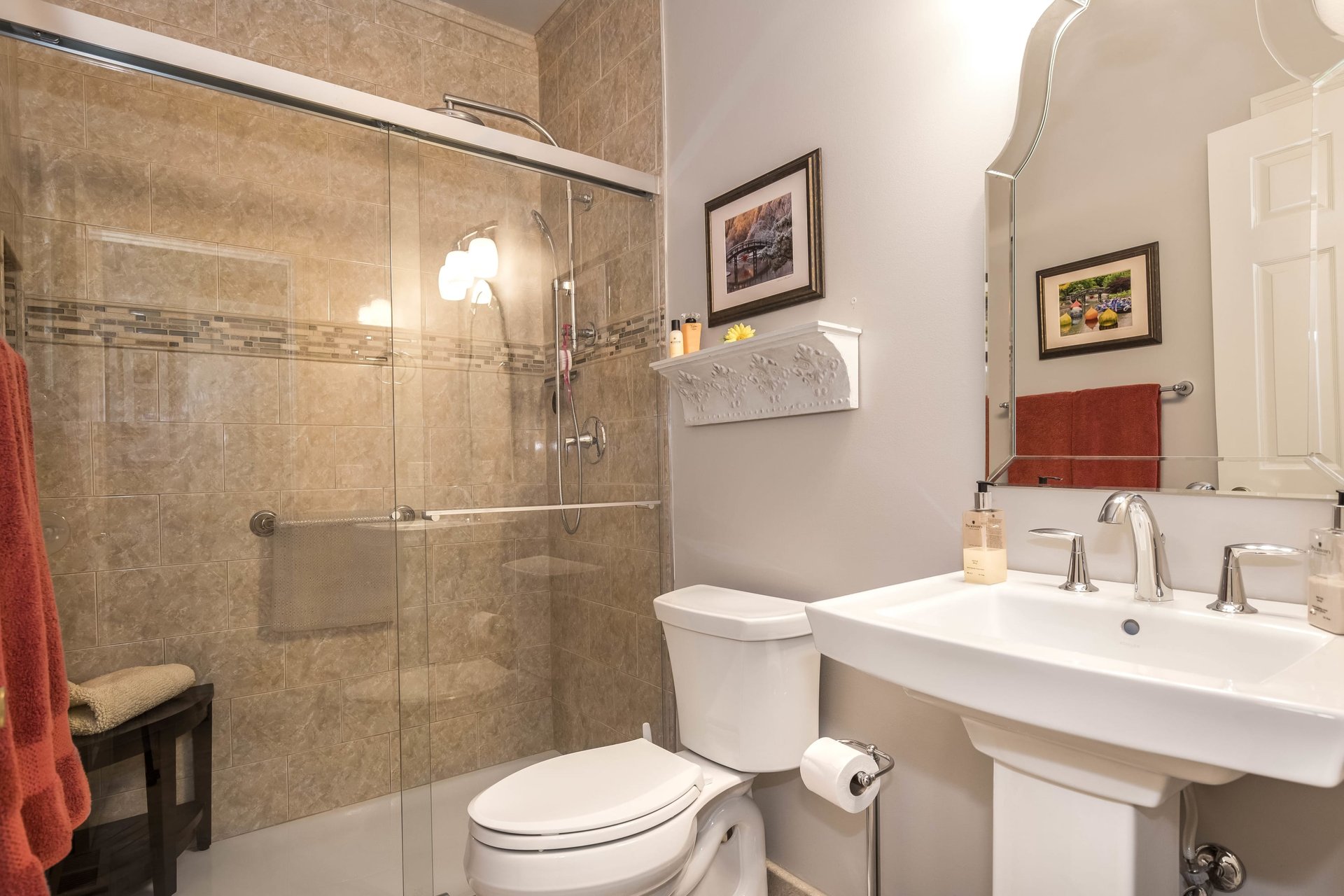 Simple Villa Living in Chesterfield