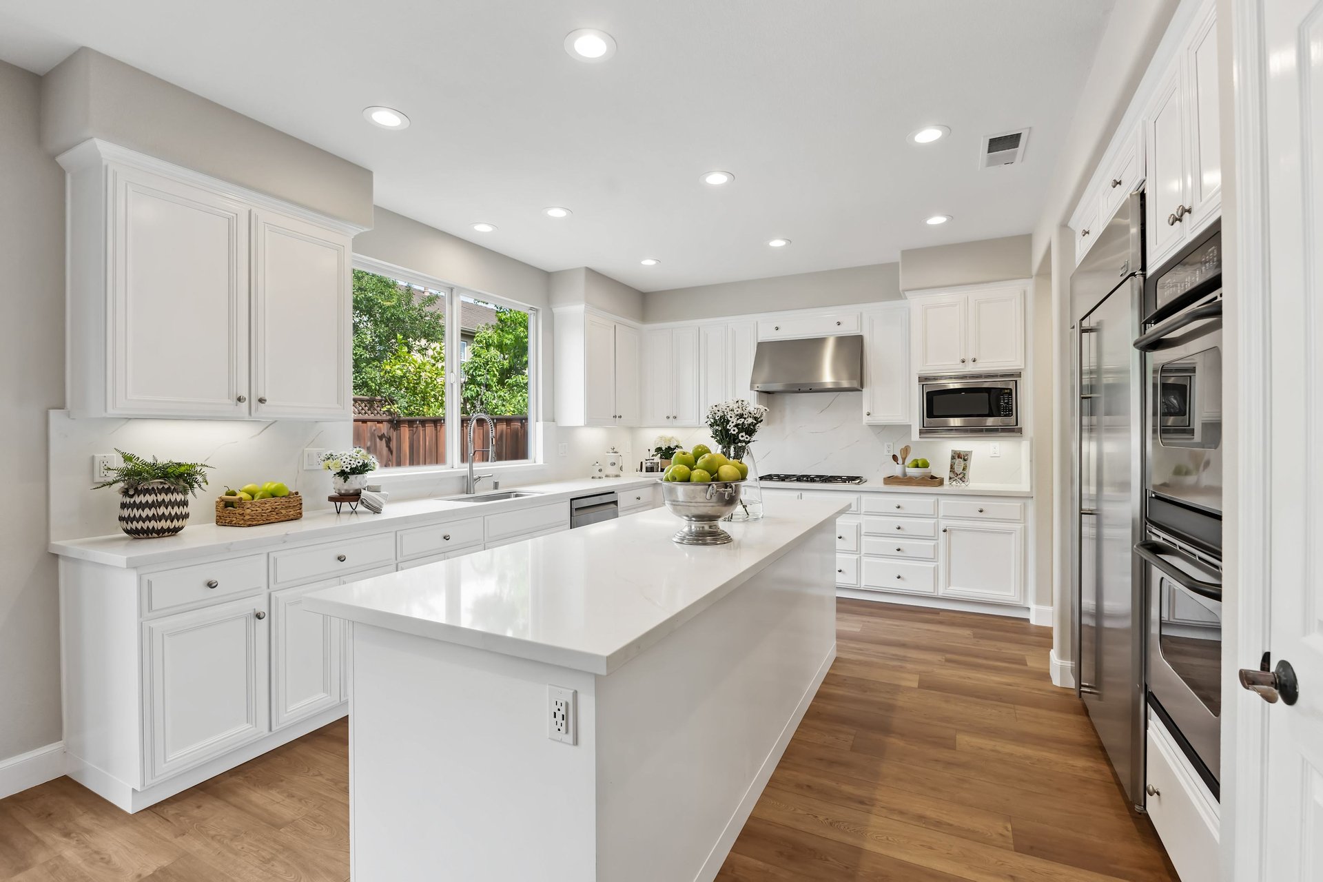 1127 Deer Creek Court
