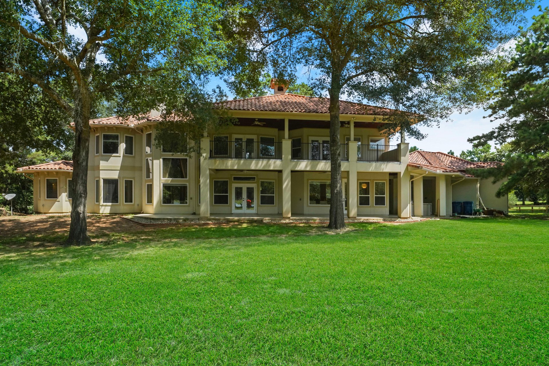 Large Mediterranean on 2.1 Acre Waterfront 