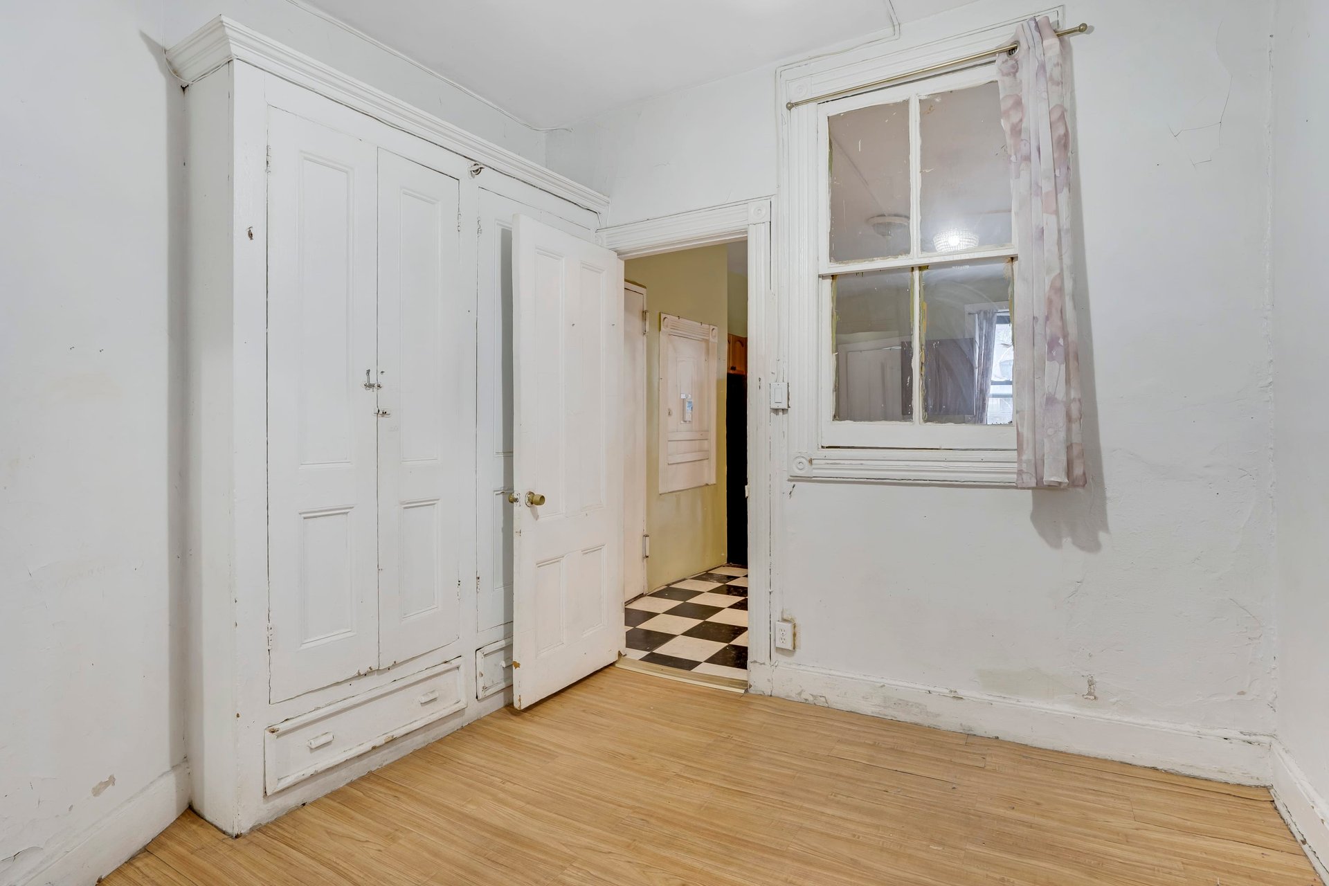208 East 90th Street, 2W