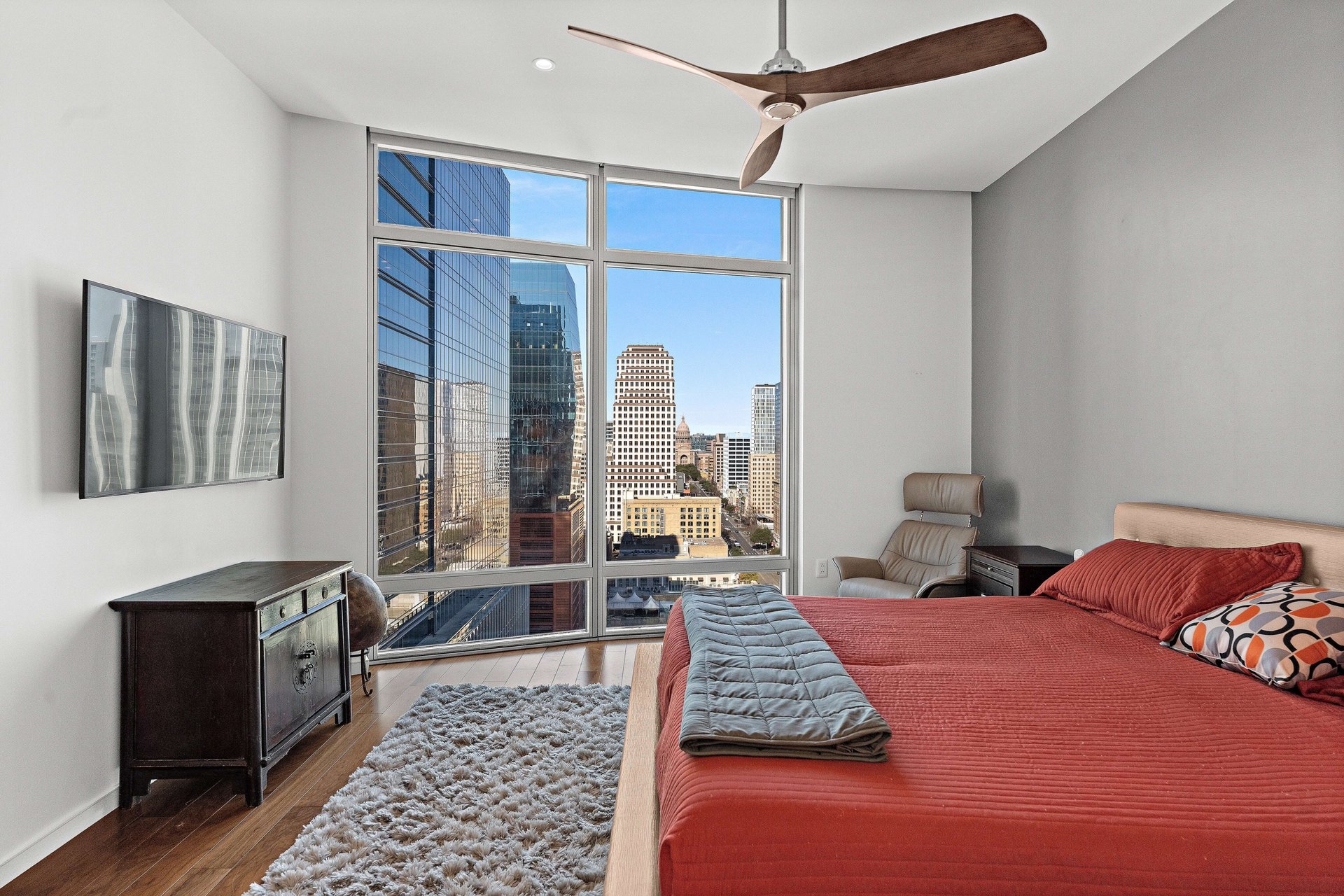 200 Congress Ave #21E
