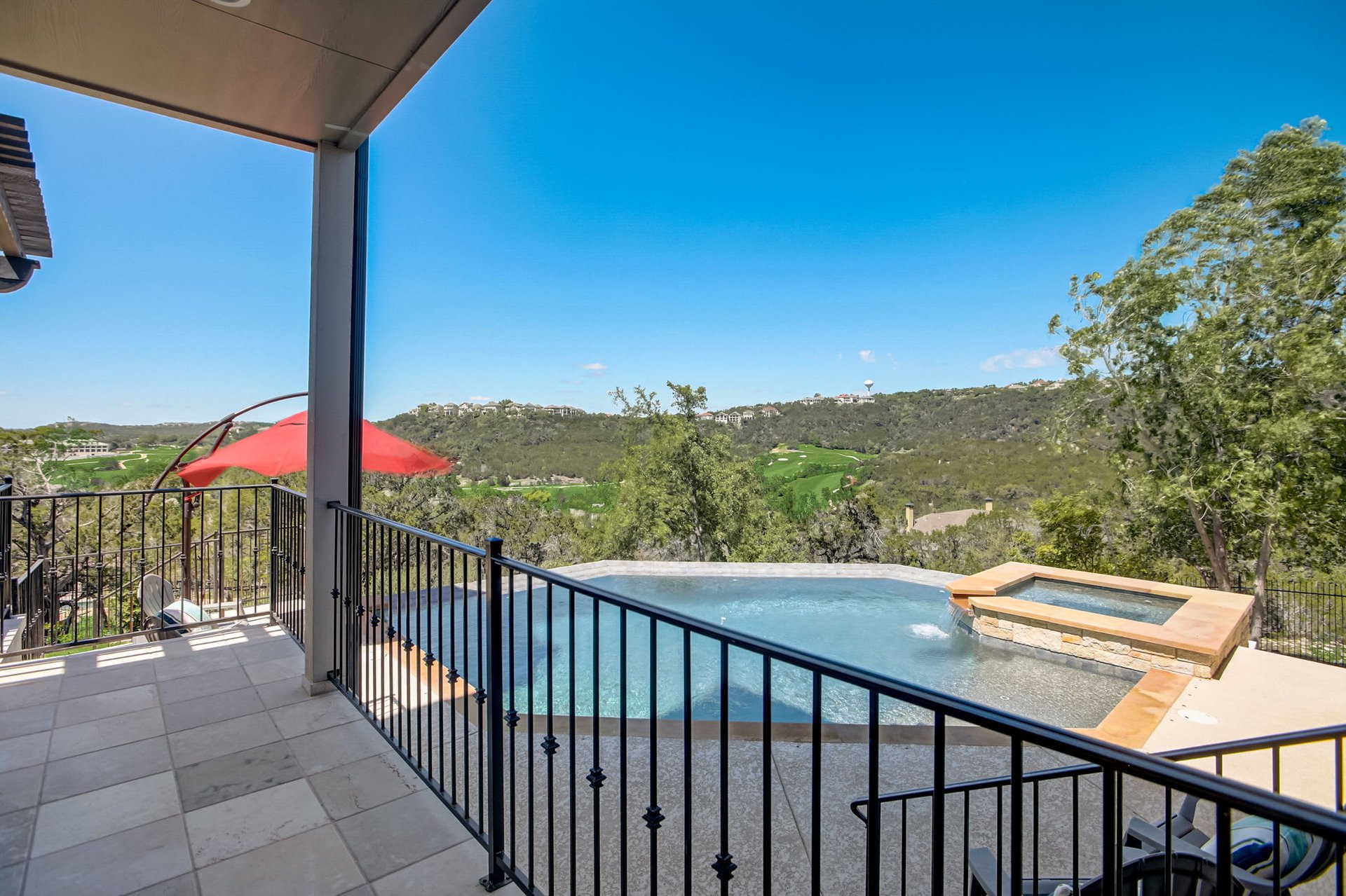 Hill Country Paradise: Luxurious 4/3 Home with Heated Pool/Spa and Spectacular Sunset Views in River Place!