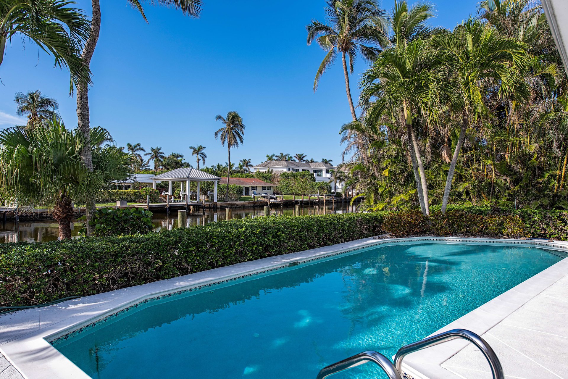 AQUALANE SHORES