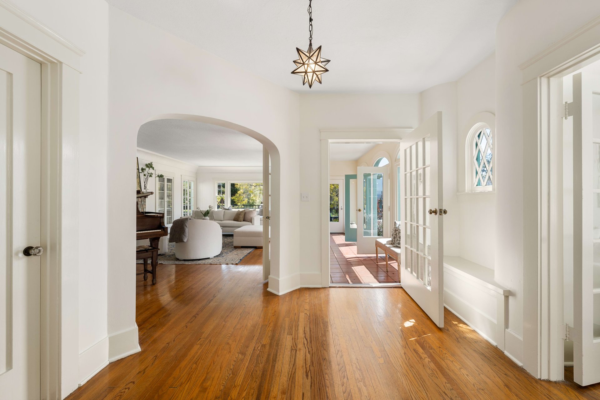 335 N Beirut Ave, Pacific Palisades