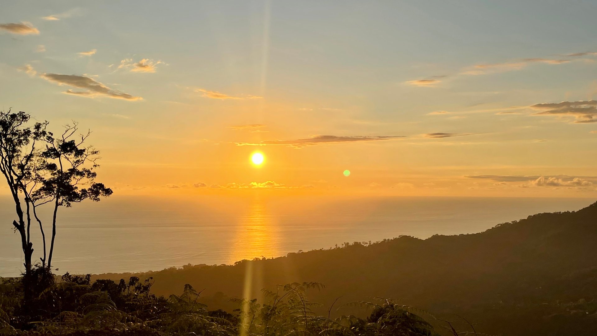 Ocean View Lots in the Exclusive Uvita Mountains. 