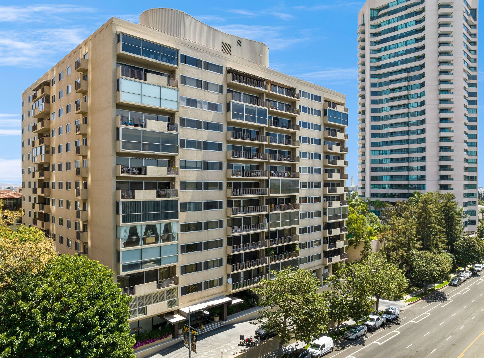 The Churchill #7D, Wilshire Corridor