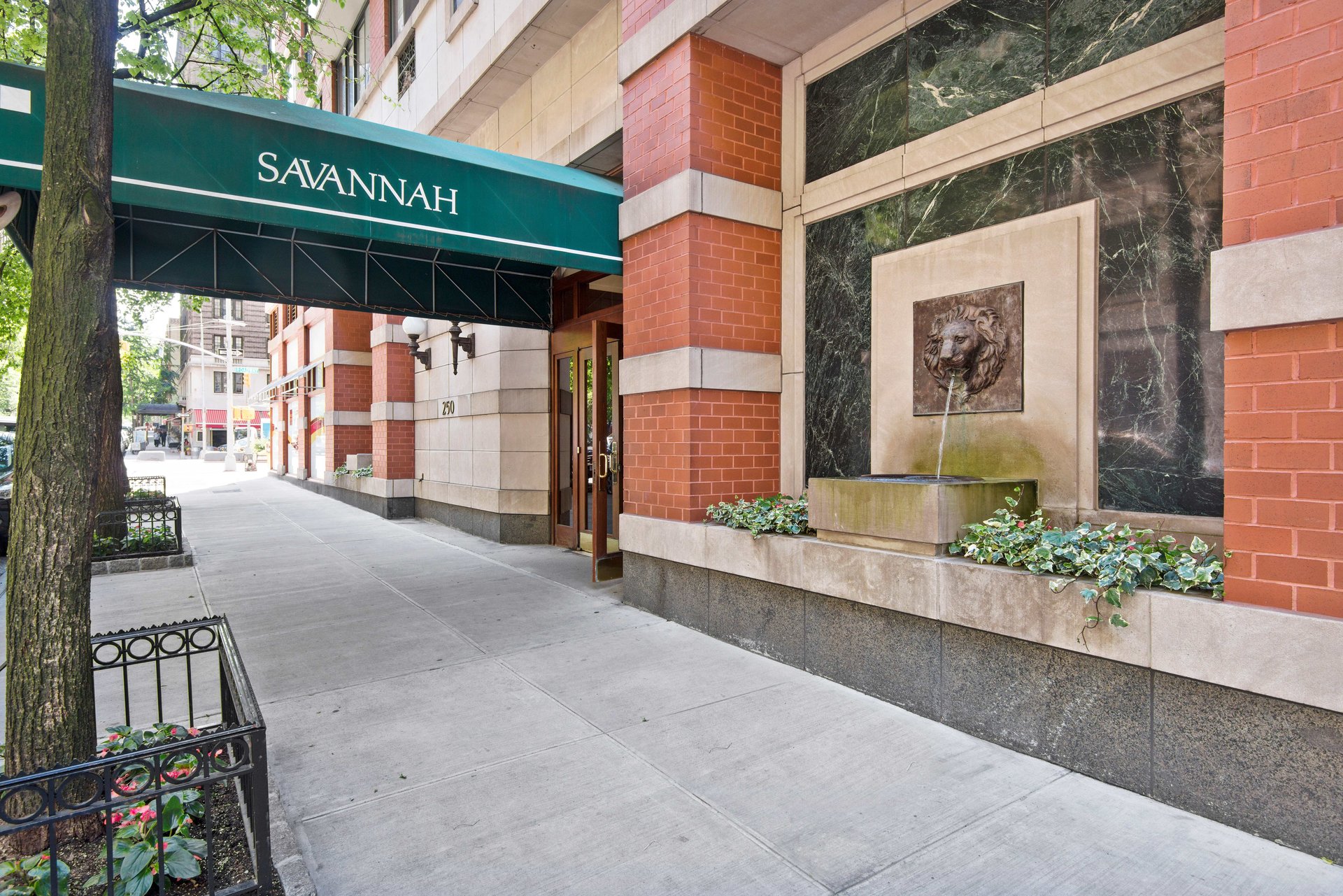 Bright & Spacious Upper West Side Charmer