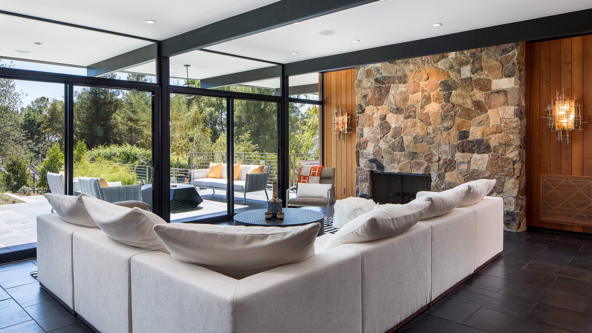 5228 Escalante Dr