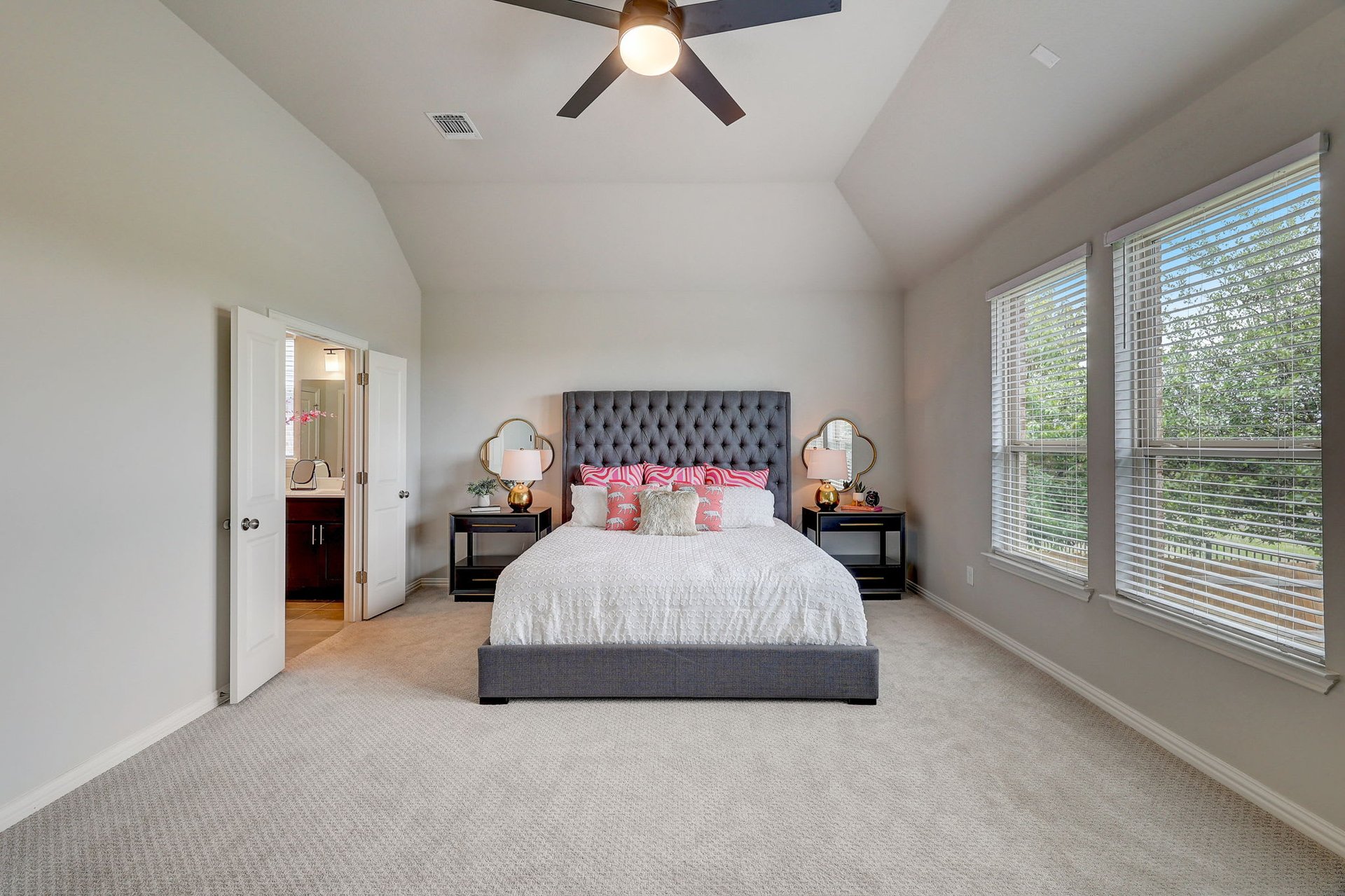 Charming single-story home in the desirable Paloma Lake in RR that backs to a greenbelt!