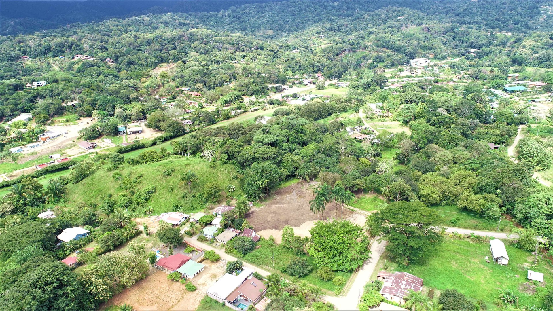5000 Square Meter Lot, Residencial or Commercial, 400 Meters From the Beach.