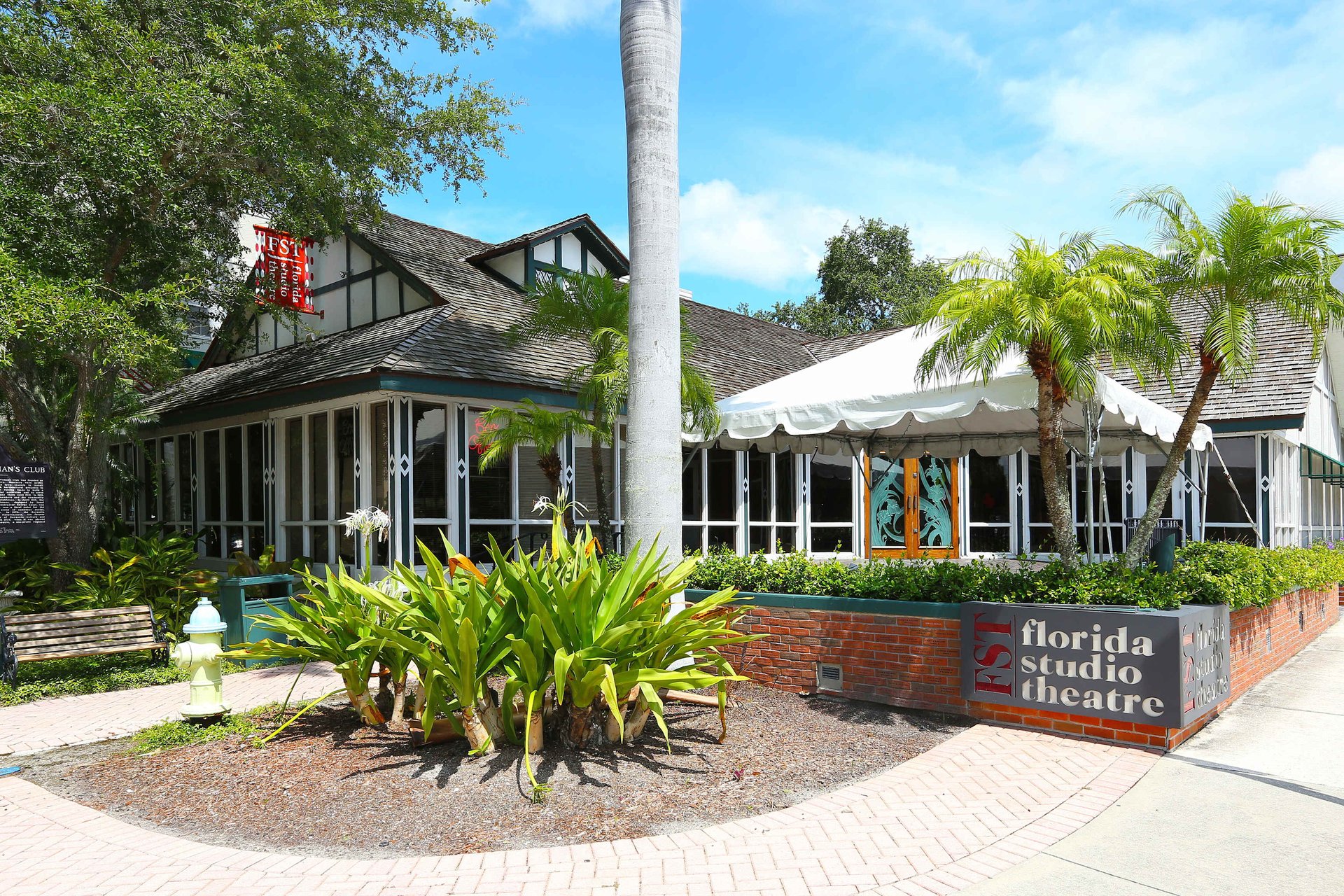 111 S PINEAPPLE AVE #605
