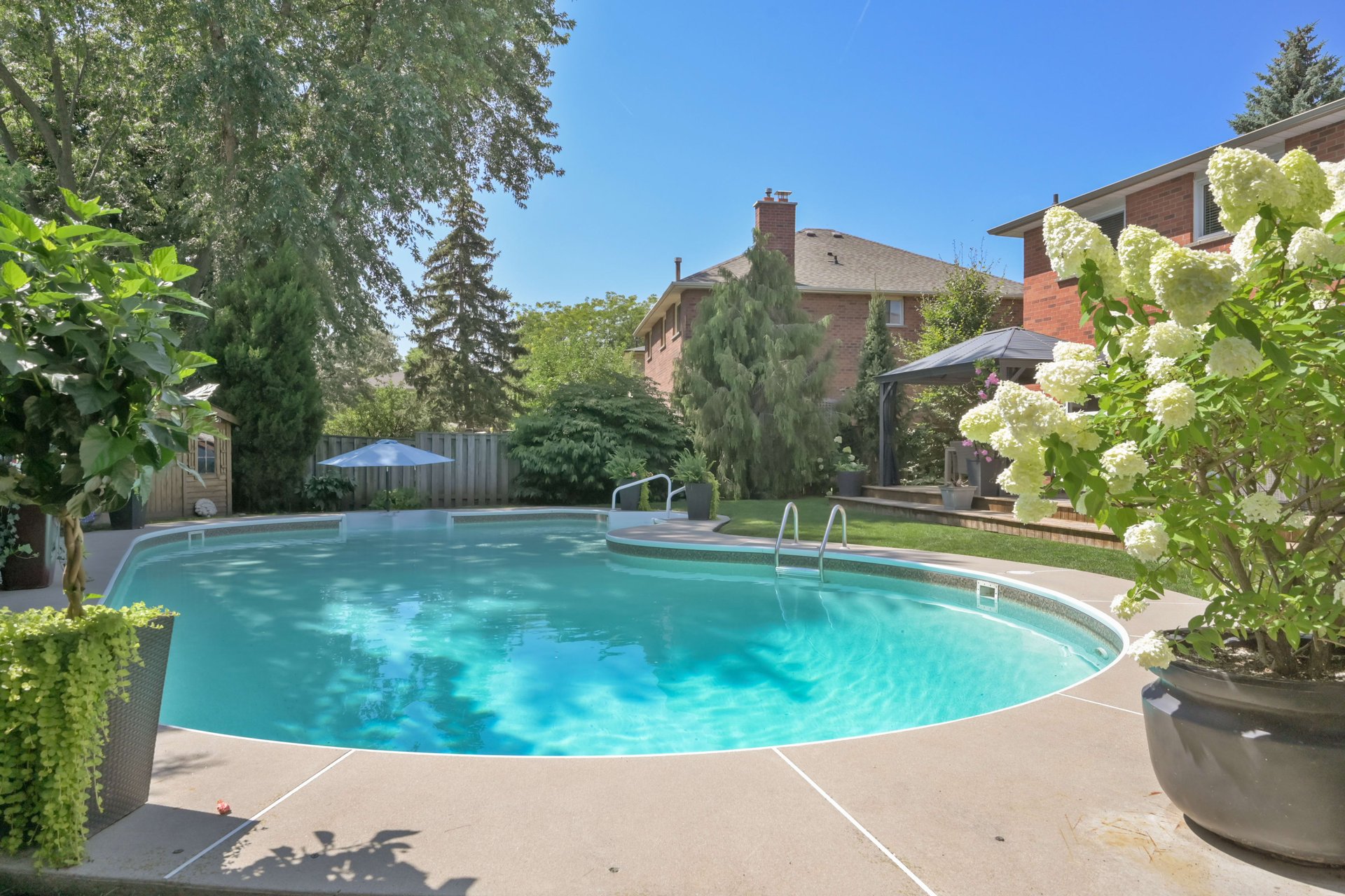 Perfect Family Home in Glen Abbey!