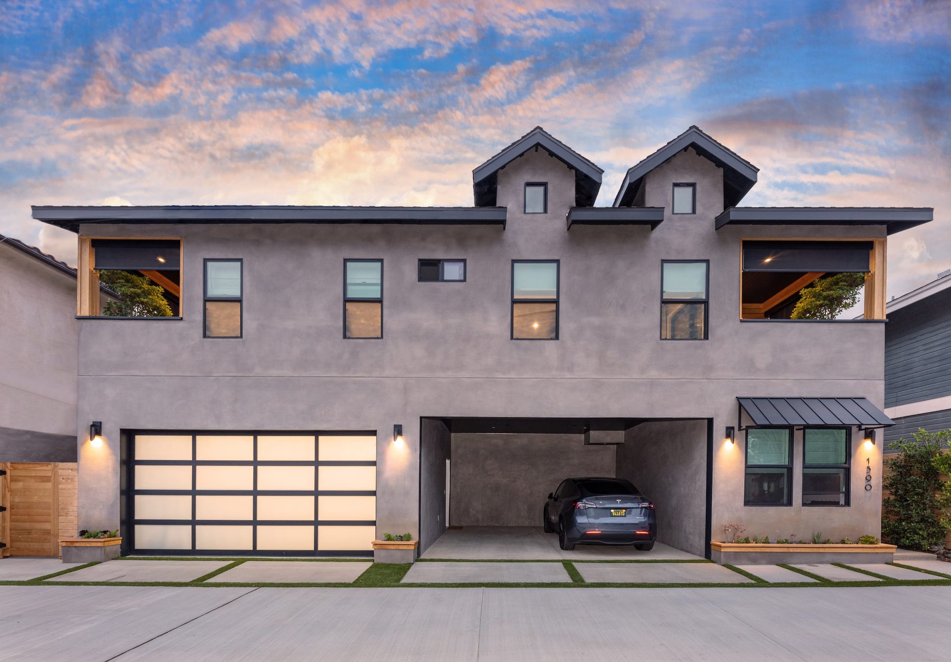 1590 Riverside Place