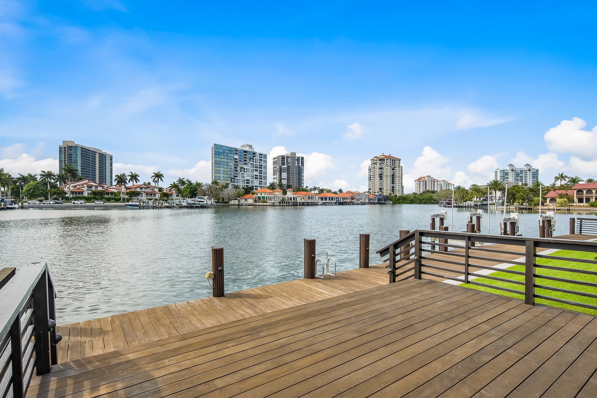 PARK SHORE