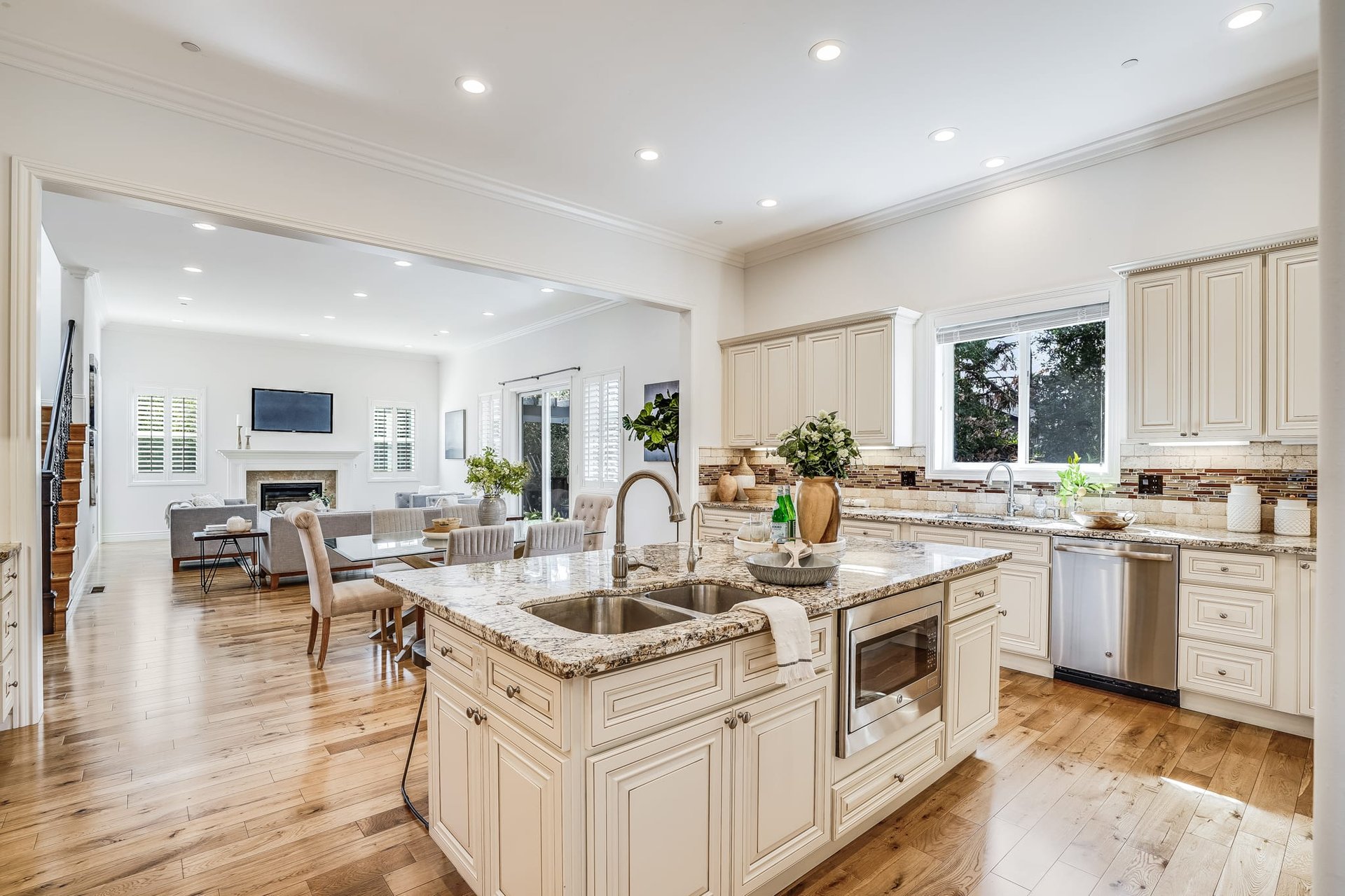 2809 Gardendale Drive