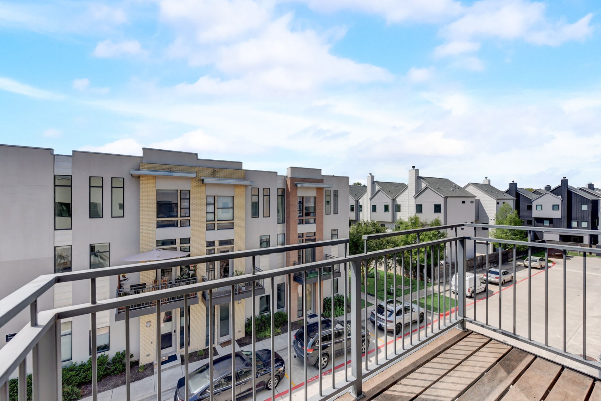 Modern 1/1 Condo in Vibrant South Austin for Lease!