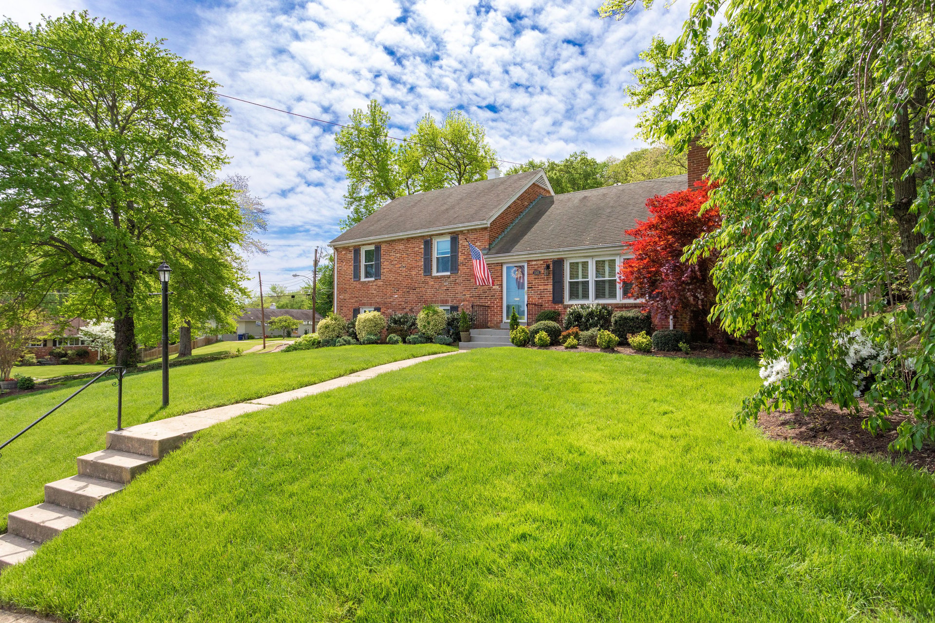 1501 Middlebury Dr