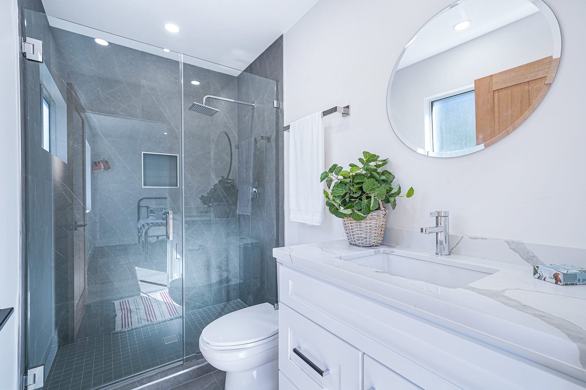 Immaculate & Turnkey Contemporary Home in Hollywood Hills