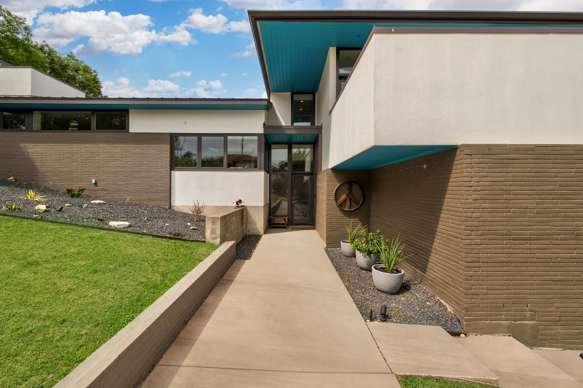 5613 Clarion Cove