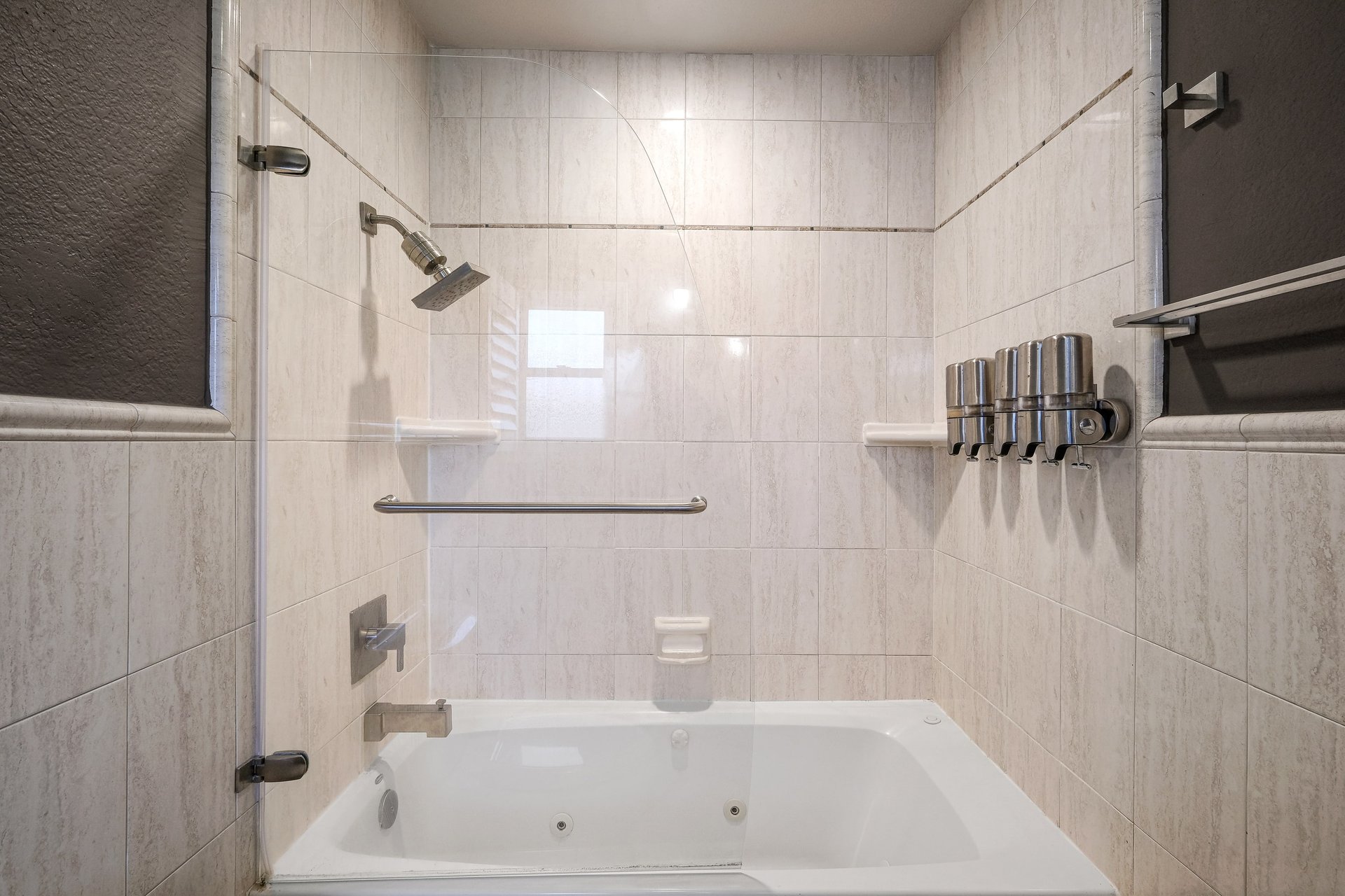 2022 Delaware Avenue Unit: 4