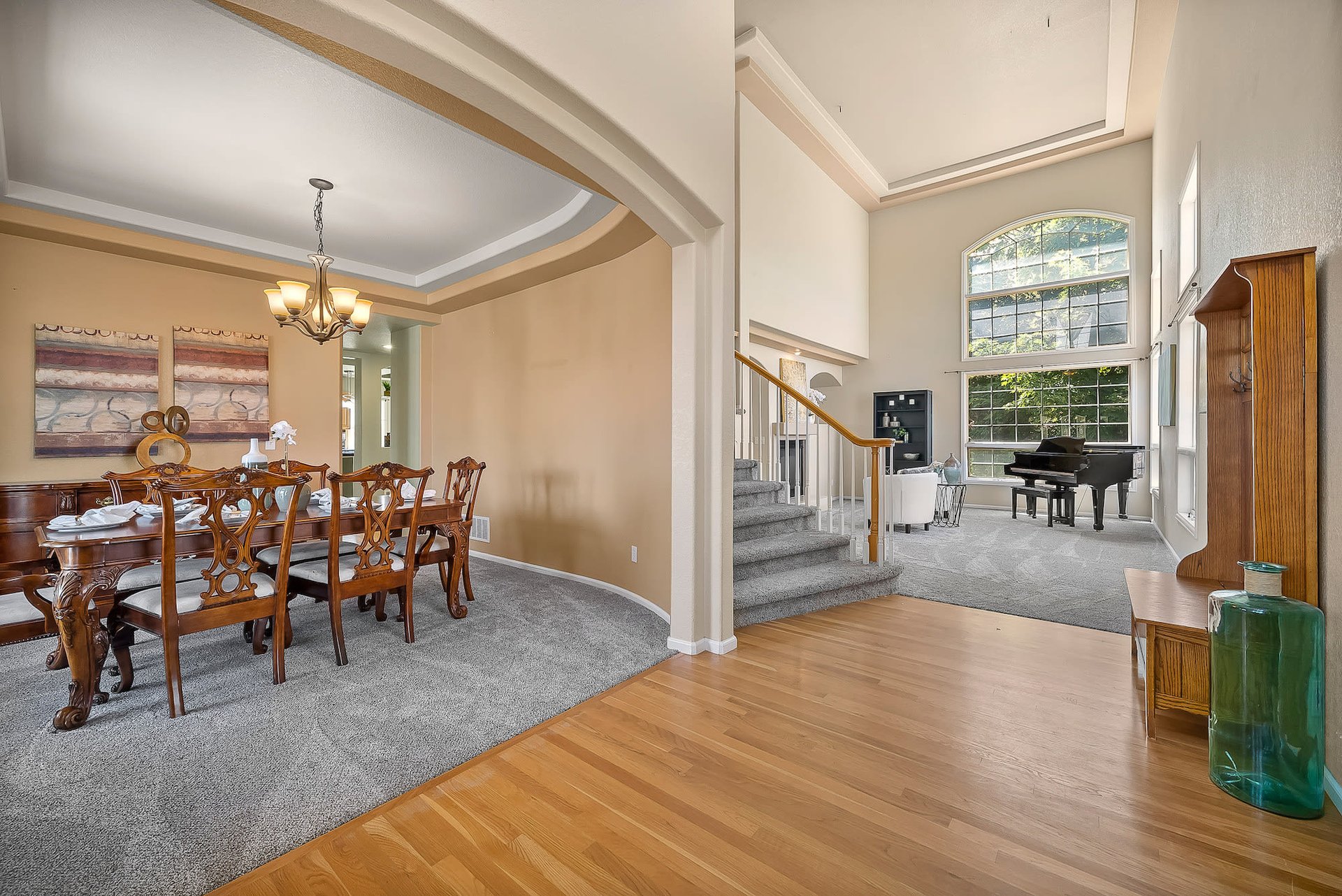 376 Mesa View Way