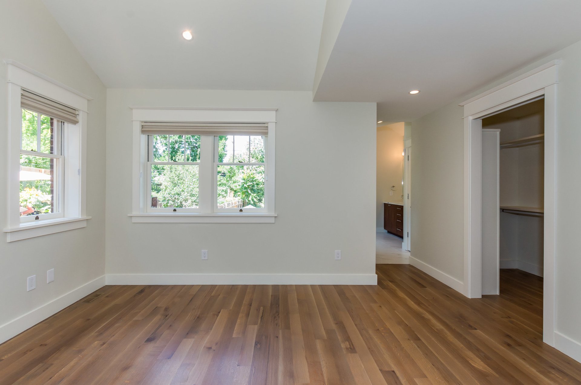 735 Mapleton Ave