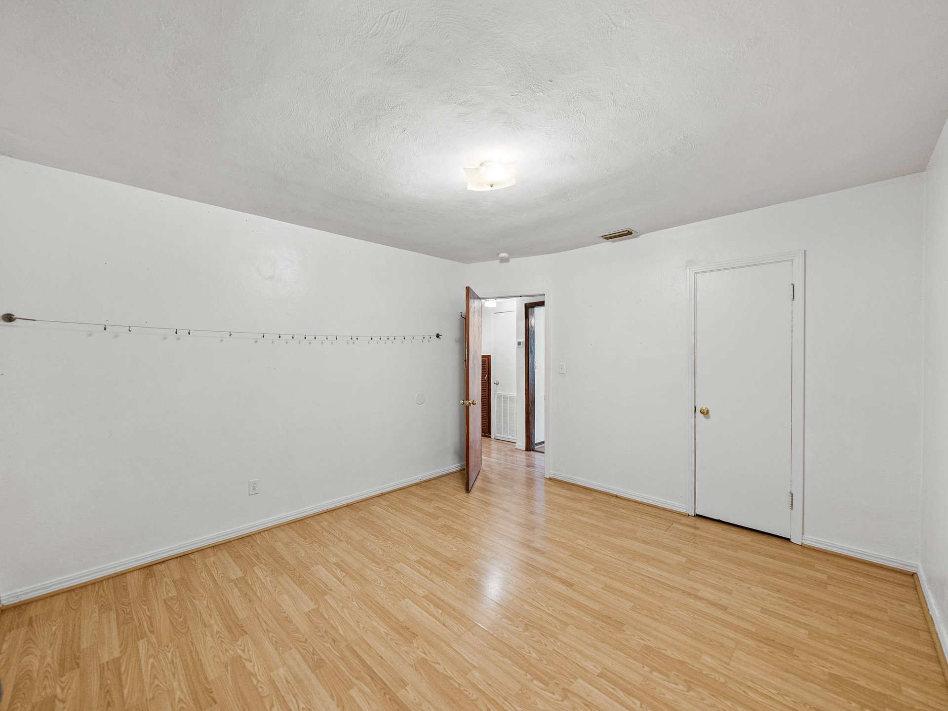 2310 S LINCOLN AVE