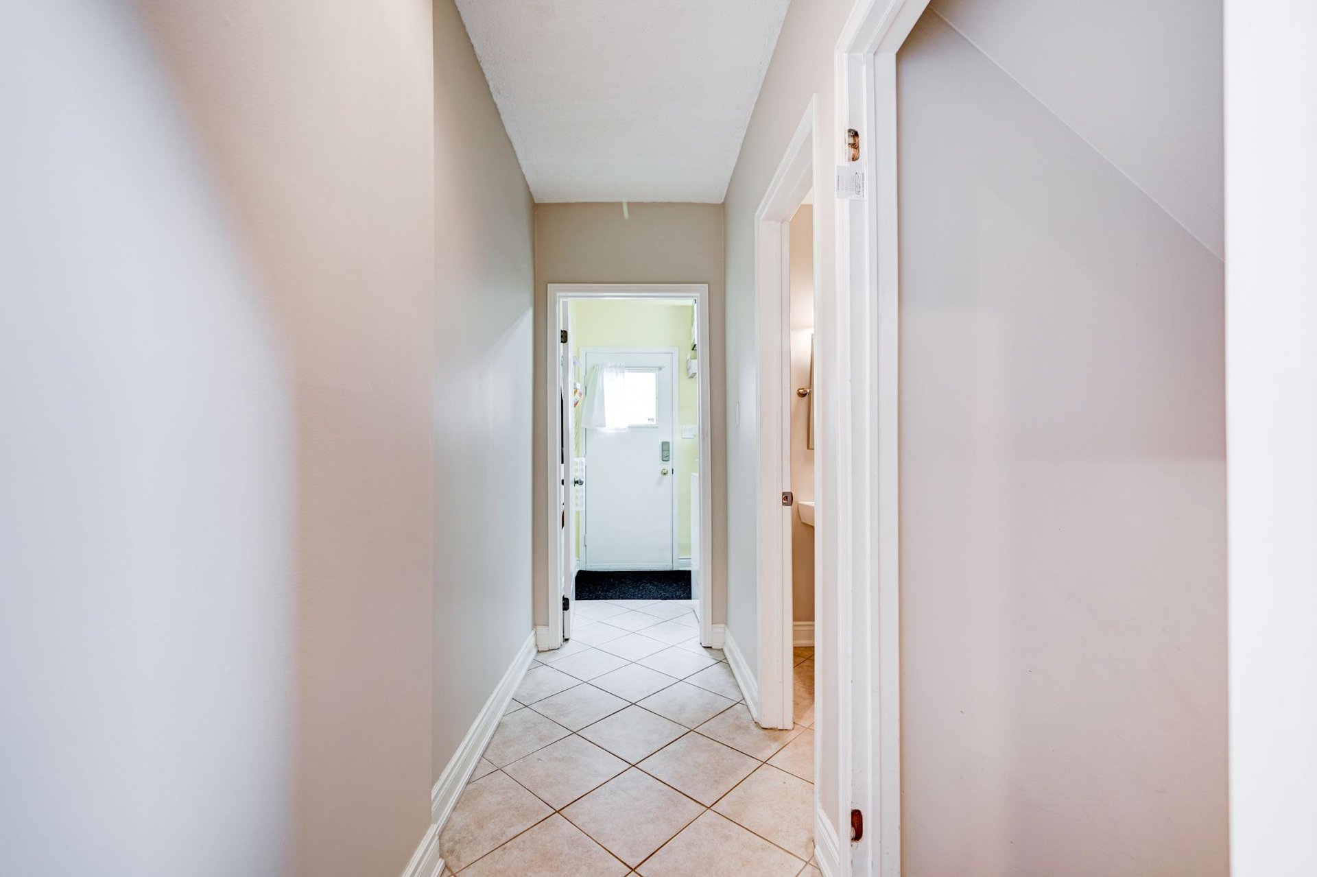 1534 Princeton Cres