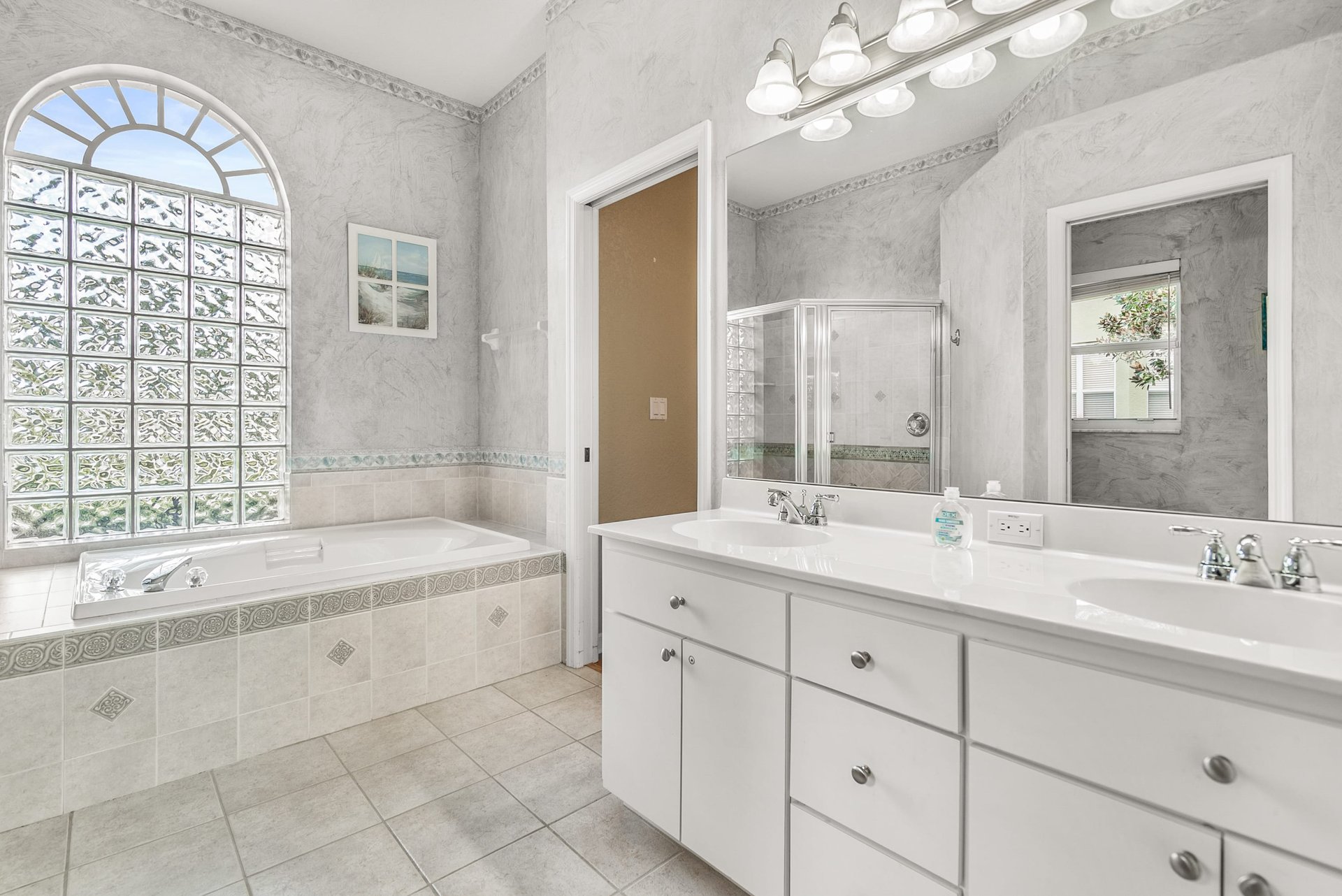 12433 WOODLANDS CIRCLE