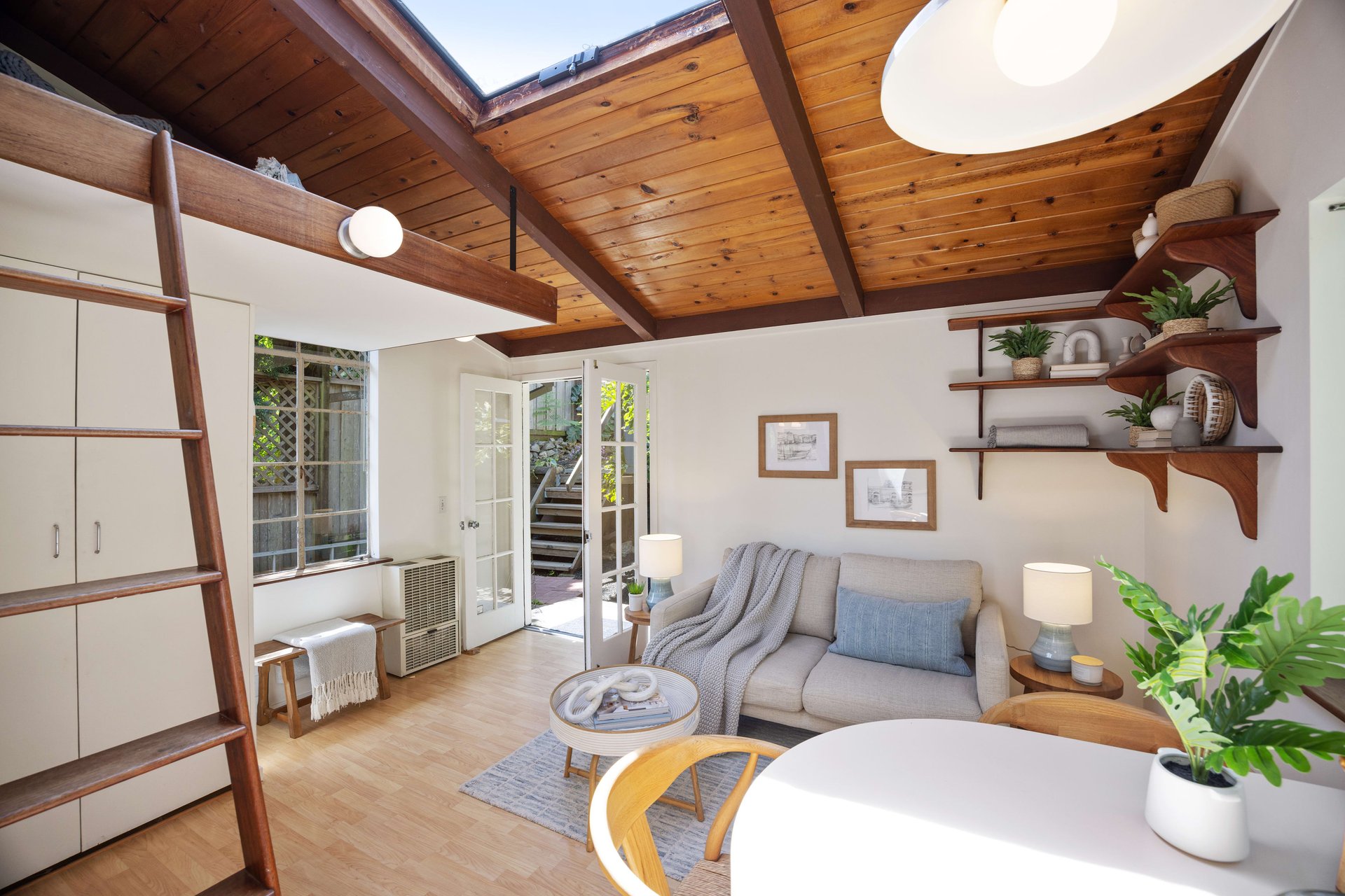 Sunny Mountain Retreat